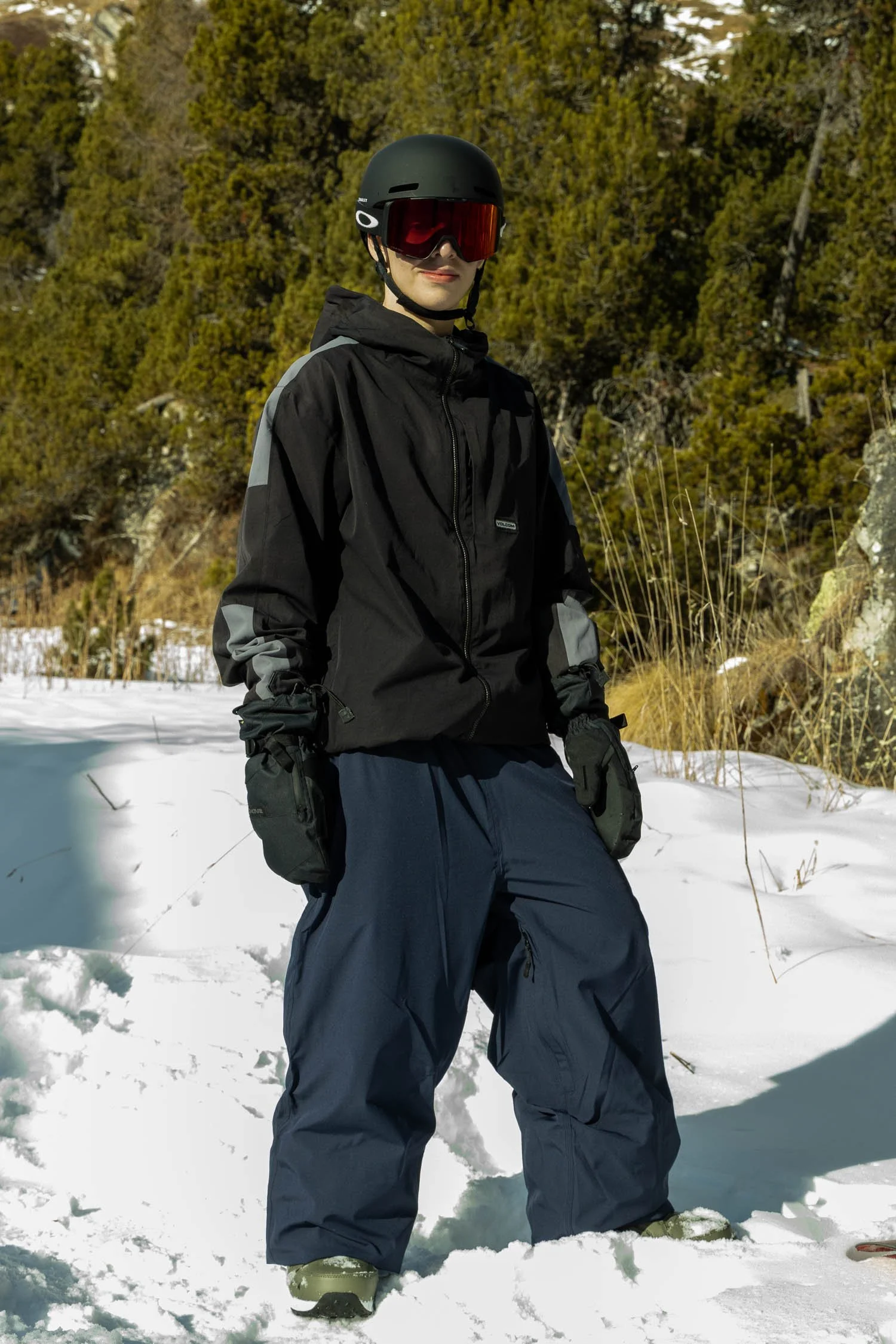 How Should Baggy Snow Pants Fit?