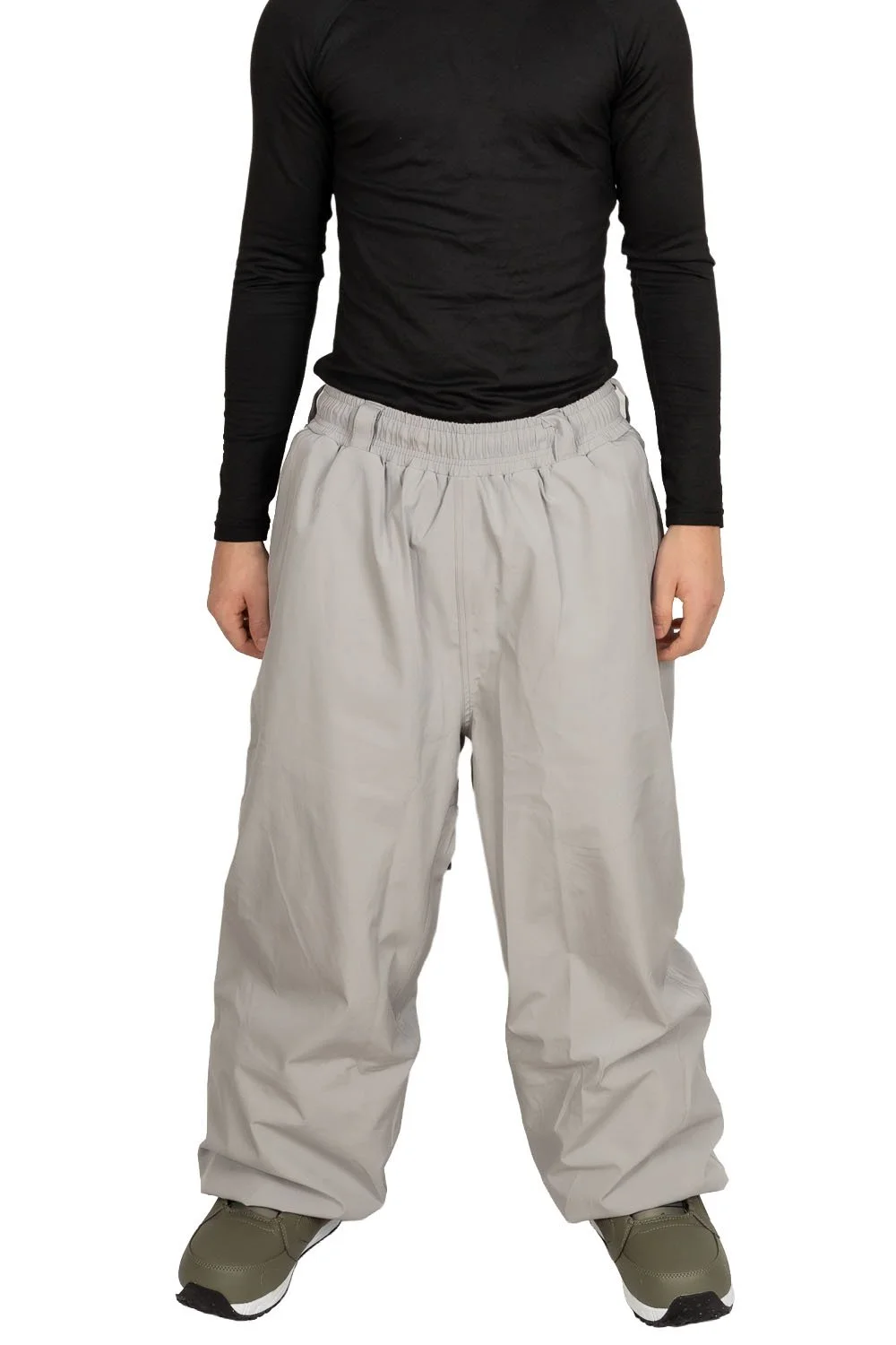 Front view of Snowripper Drift Pants in Cool Gray with baggy snowboard fit.