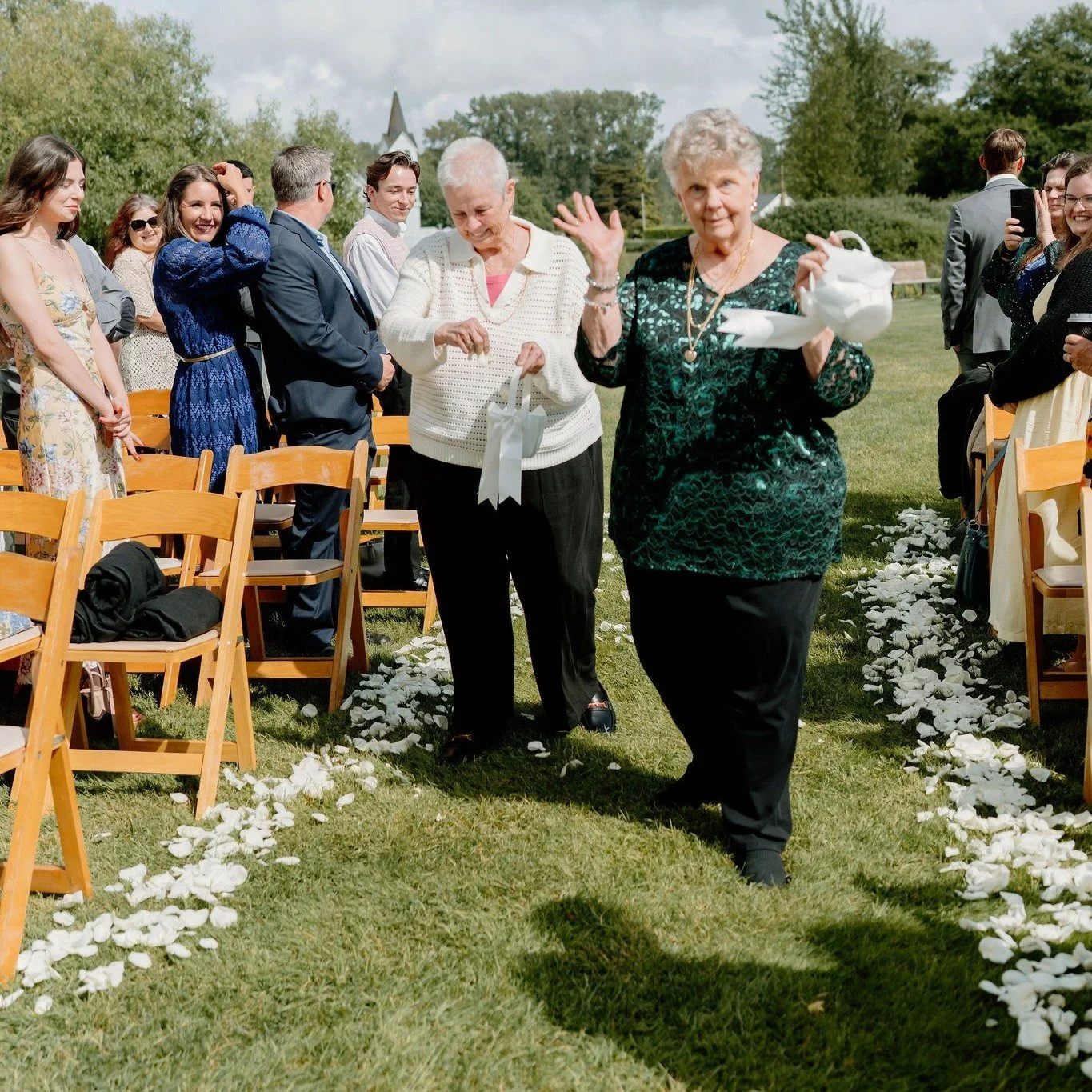 Proof that flower girls only get better with age

Photographer: Eva Waltz
Planner: Ferns &amp; Forevers