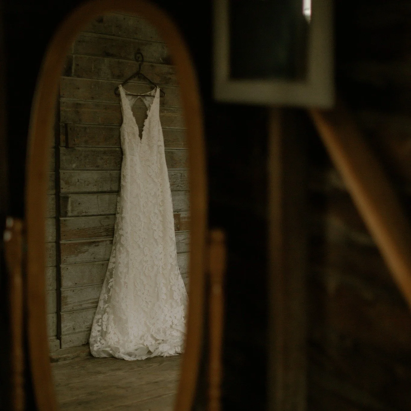 There&rsquo;s something so special about a quiet dress shot, the calm before the day begins, the anticipation hanging in the air. In just a little while, this gown will hold one of the biggest moments of a lifetime.

Photo: Sara Welch Photo Co. @sara