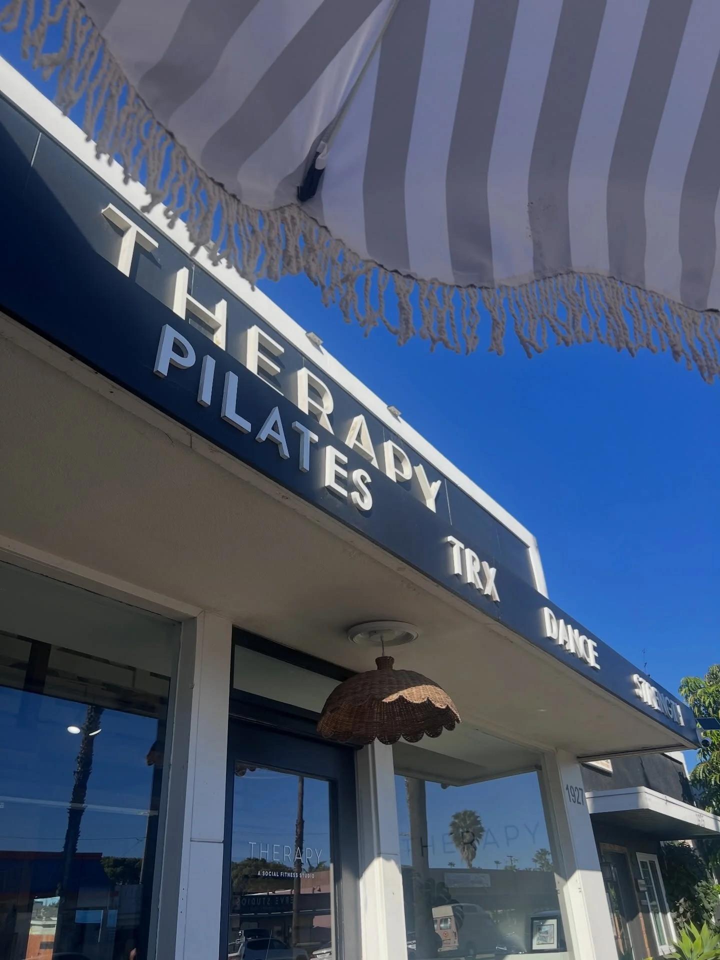 Spring sunshine is here☀️

Whether you&rsquo;re looking for a spring reset, coming in to break a sweat, @therapysocialfitness we move, we shine, we bring the feel good energy every time 🫶
Your body, your time. ✨🌷