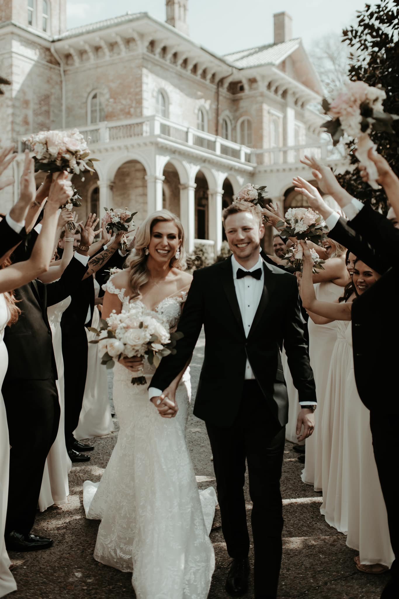 Last name apostrophe wedding | Beachweddingtips.com