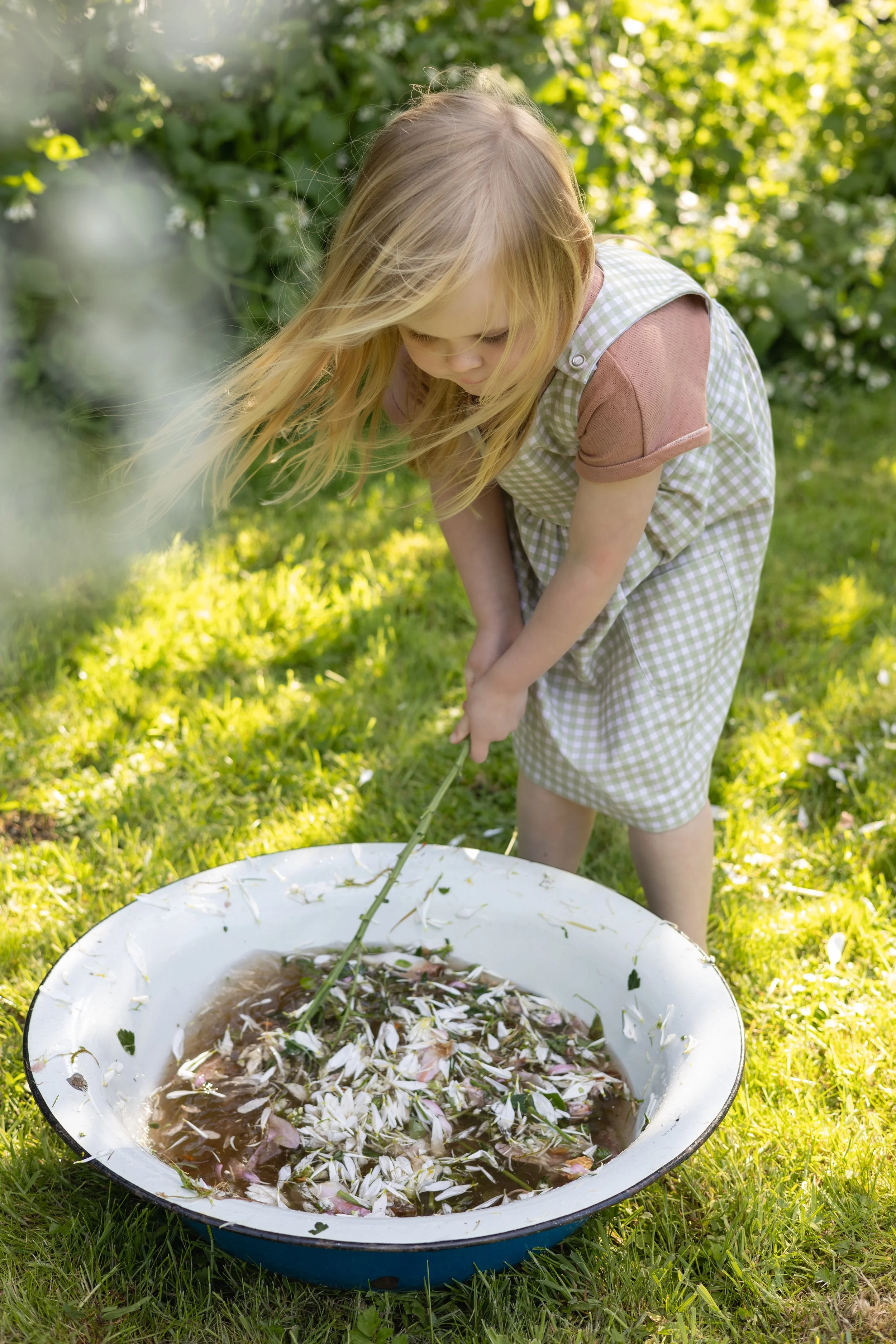Working From Home in the Summer Holidays: Low-Effort Ideas For Busy Kids