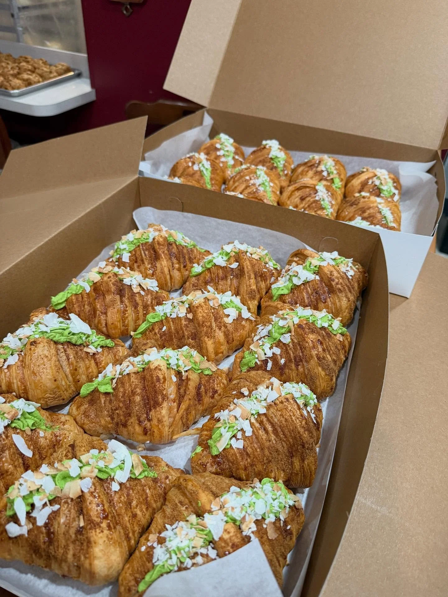 NEW CUSTOM PASTRY !!! 🆕🥐💚🌱🦢

Have you tried this beauty yet? The Winter Swan Pandan Croissant features our classic butter croissant topped with coconut sugar, coconut flakes, &amp; filled with pandan whipped cream. 

Exclusively available @winte