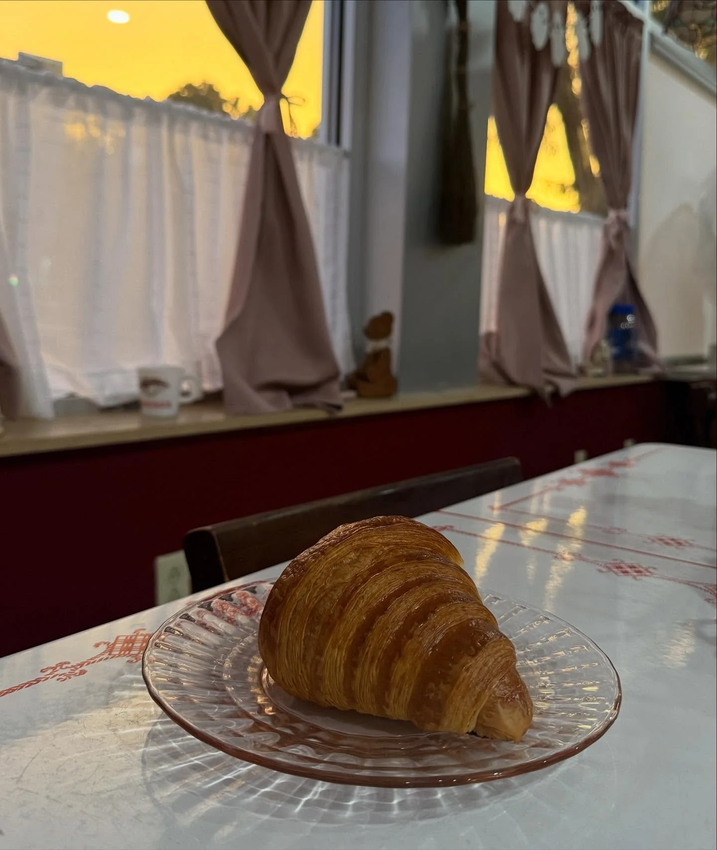 Butter Croissant in the early morning <3 Swipe for an after vs before ðĨð§ðĨð§
Here until 2/sellout ð