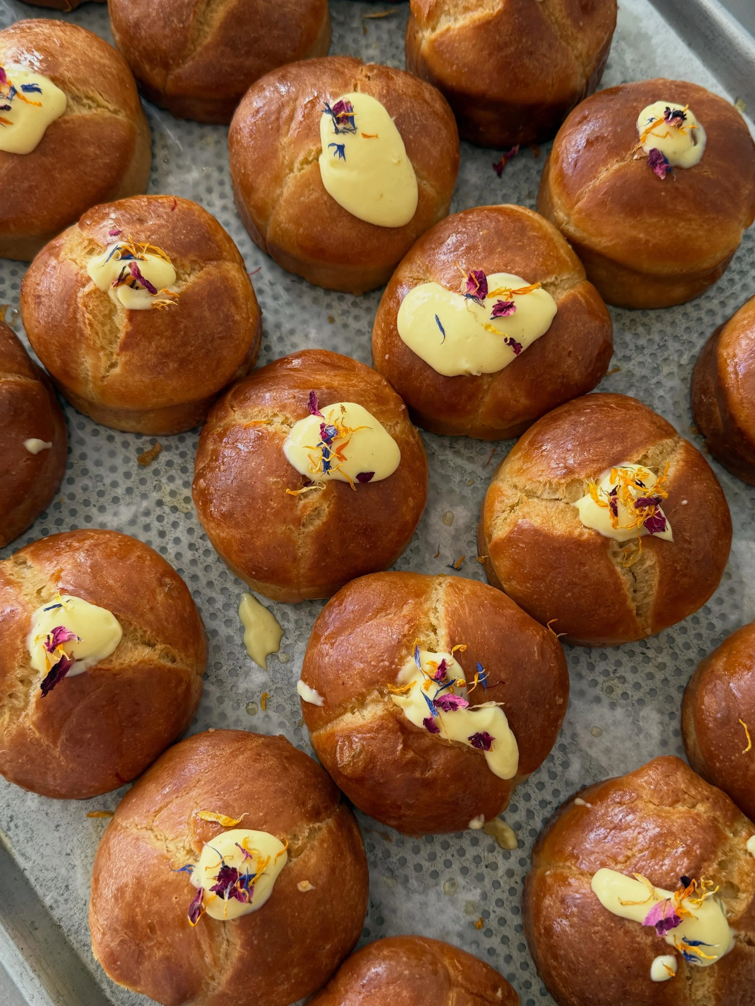 Saffron Honey Buns for the month of May !! 🍯🐝🍯🐝

Brioche buns soaked in a saffron honey syrup and filled with a saffron-infused pastry cream. Here for May! 💌

(P.S. Mother&rsquo;s Day preorders end tomorrow night!! Link in bio to preorder)