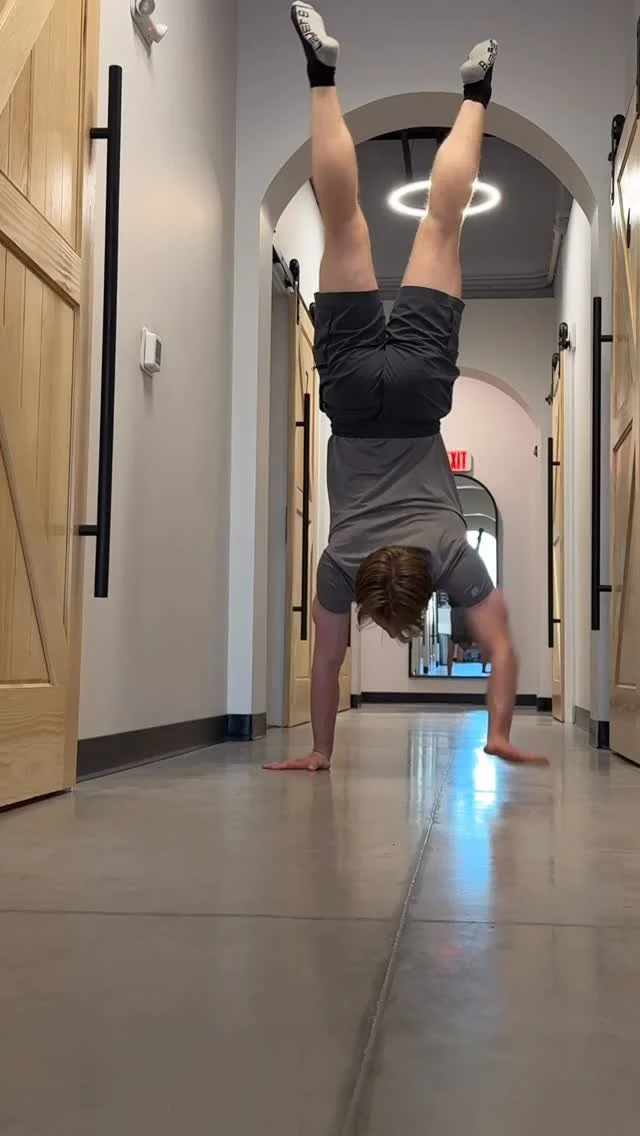 When you go to the Wellness Lab and all you train is handstands ๐ง ๐ 
#coldplunge #contrasttherapy #thewellnesslab #wlhealthclub