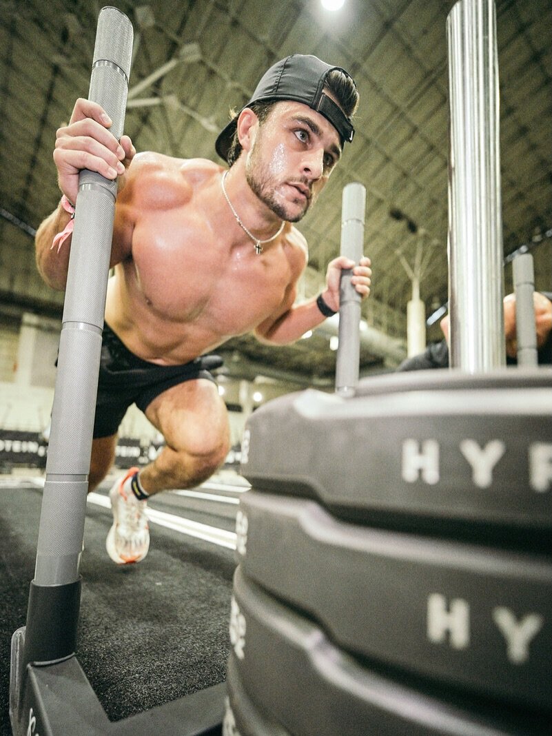 Hyrox Chicago ✅ Our founders @vinnyasito and @chloeagostinelli spent the weekend in Chicago competing at @hyroxamerica. 

Huge congrats to @vinnyasito for completing his first HYROX with a time of 1:12:23!🔥

The Wellness Lab showed out! 

#hyrox #hy