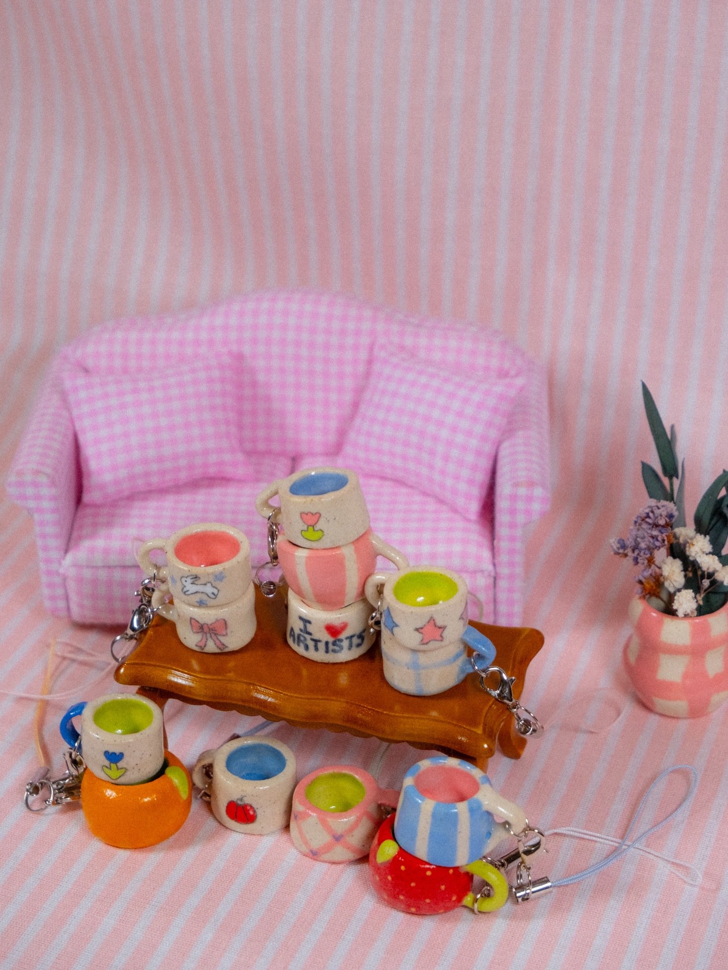 itty bitty things ⋆ ˚｡⋆୨୧˚

I&rsquo;ll be at the Self-Care Soir&eacute;e this weekend at artisan works selling these little beauts. Come by and get a handmade goodie or just say hi!! <3