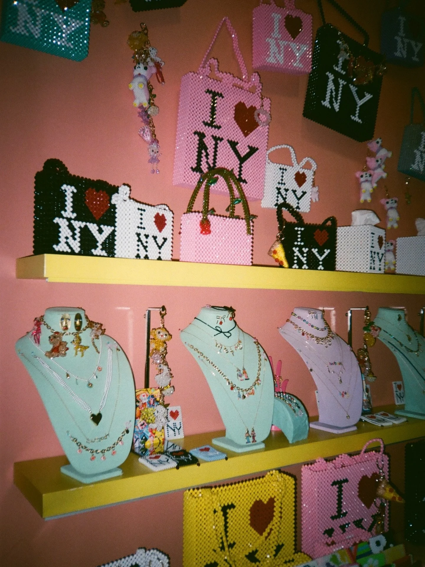 Some random nyc moments on film. 

📷: Olympus TRIP AF 50
🎞️: Kodak Ultramax 400