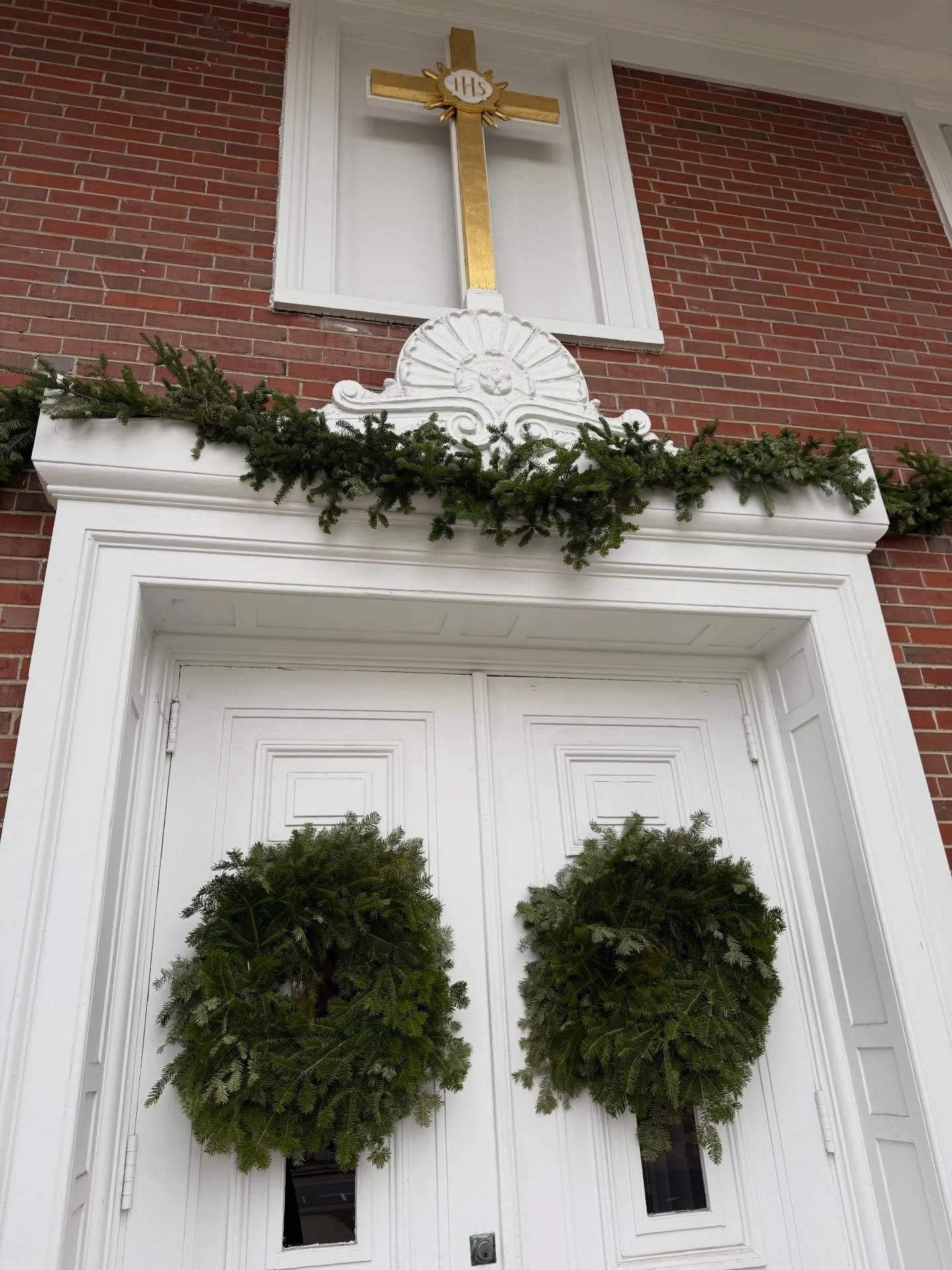 It&rsquo;s the First Sunday of Advent! Join us at 9:30 am for worship to celebrate the start of a new liturgical year and stay to make an Advent wreath after the service! ⛪️🕯️Advent 1 #AdventWreaths #PrepareYeTheWay #RedeemerLexington
