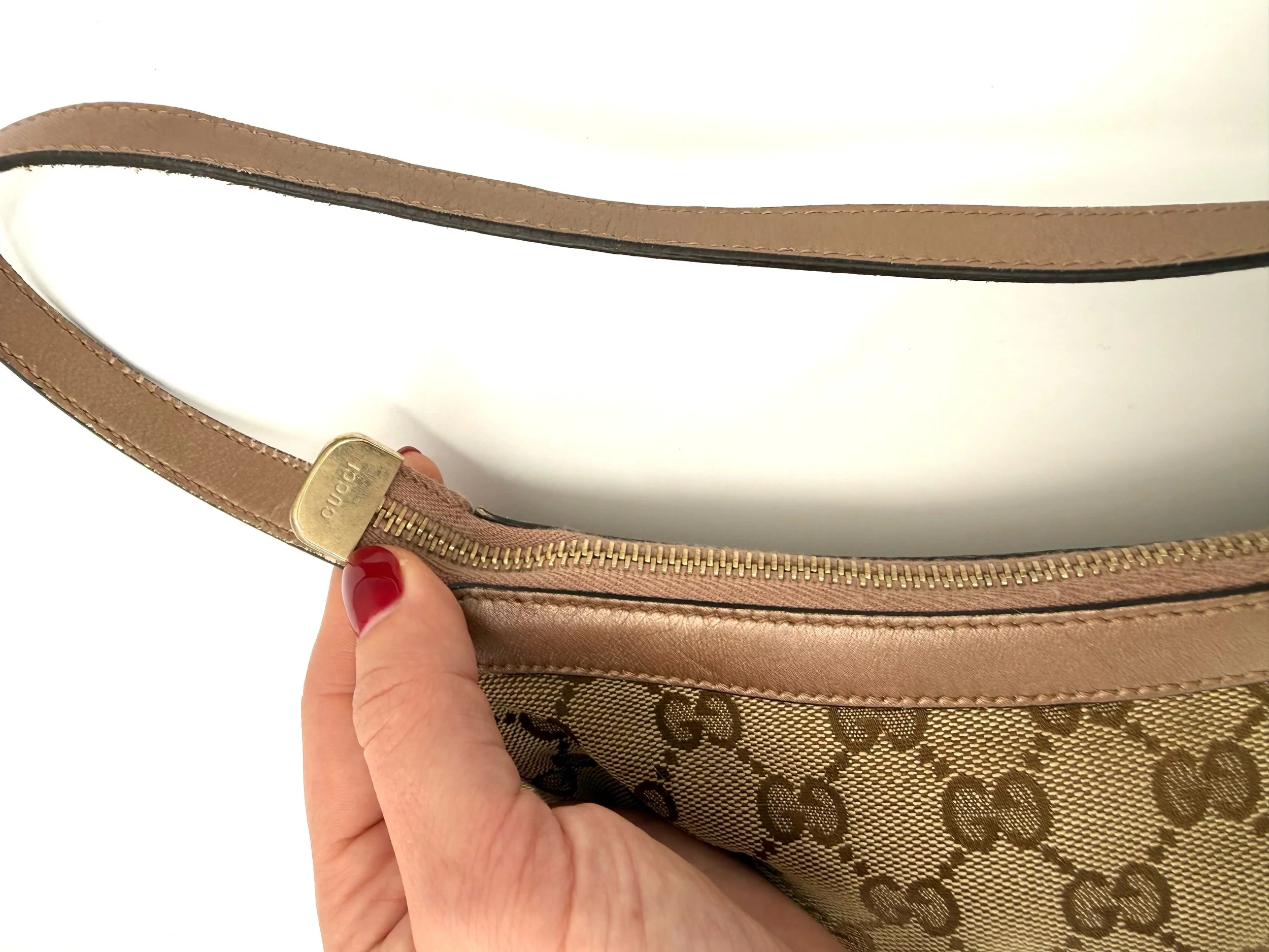 Gucci Pochette Zoom In