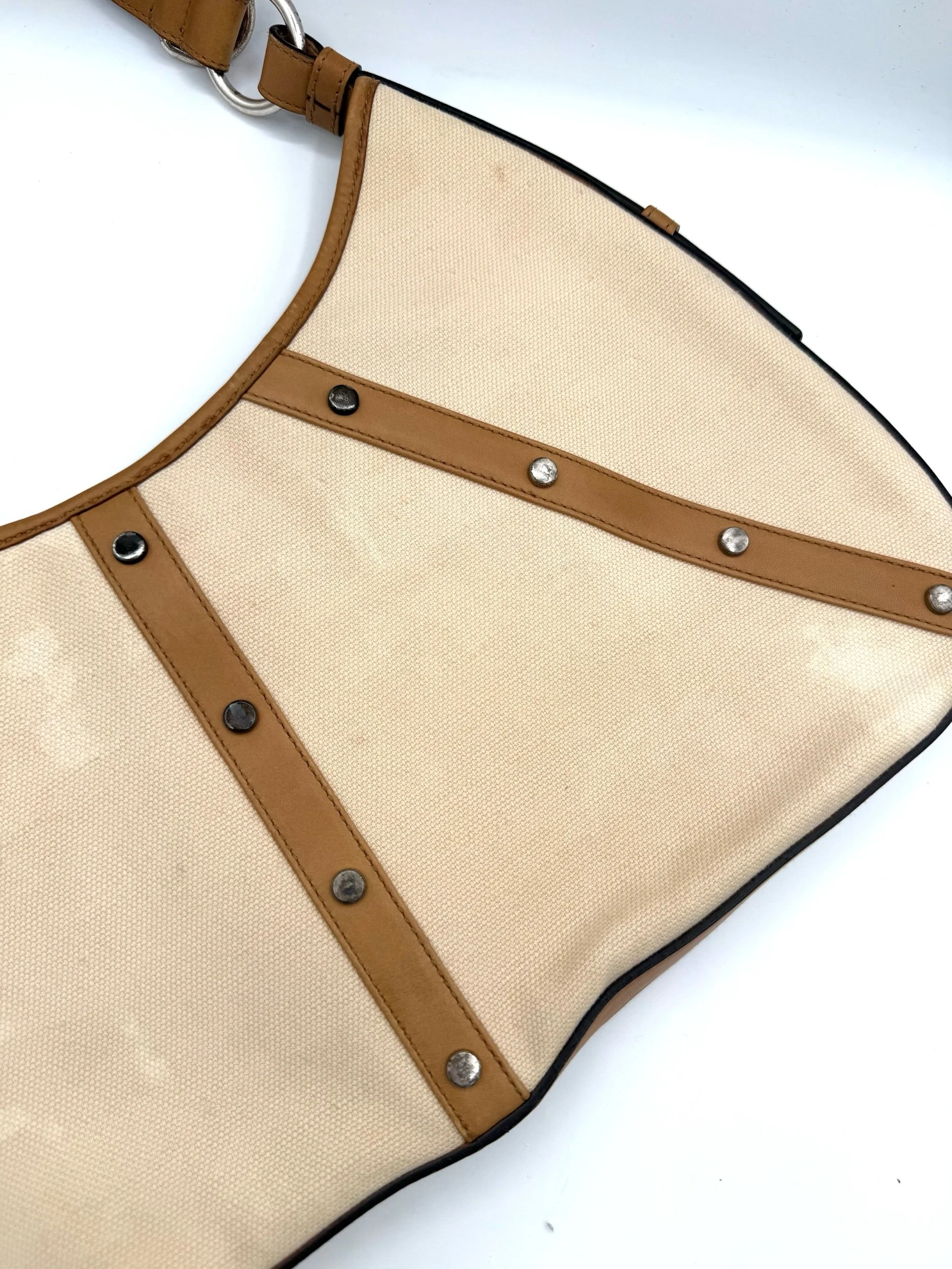 YSL Saint Laurent Grommet Mombasa Zoom