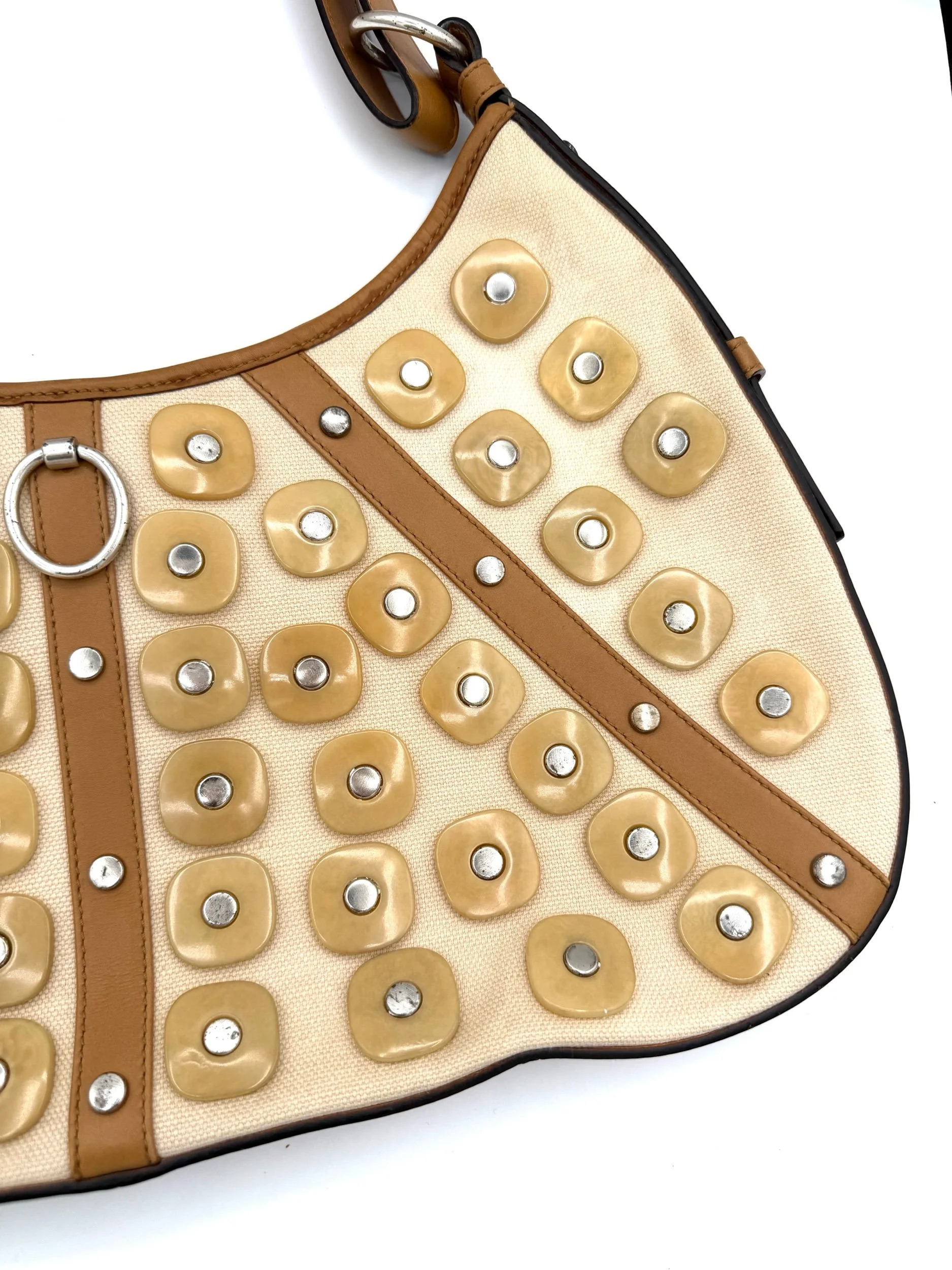 YSL Saint Laurent Grommet Mombasa Zoom