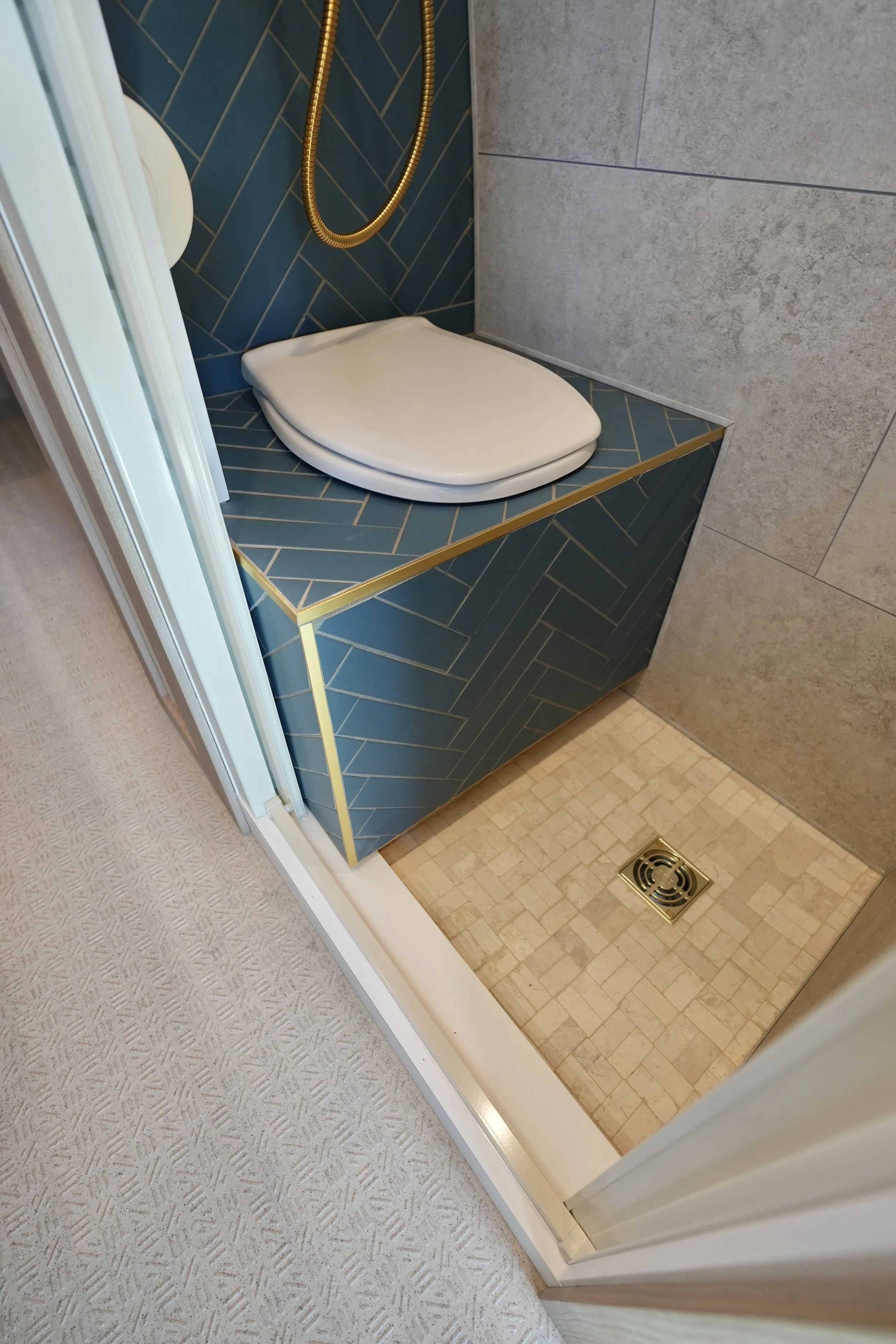 Custom Crafted Vans Family Van 55-31.jpg