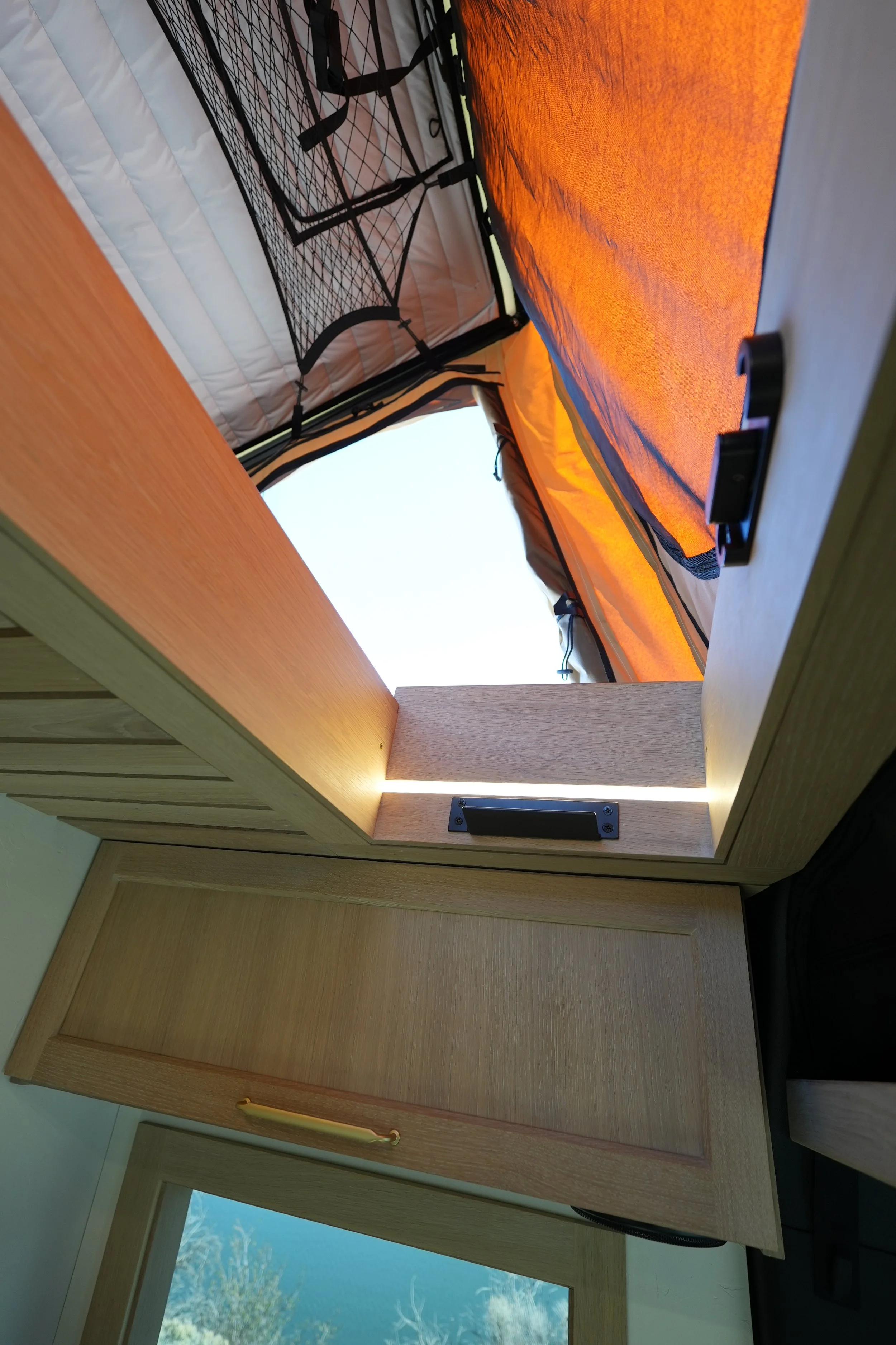 Custom Crafted Vans Family Van 55-23.JPG