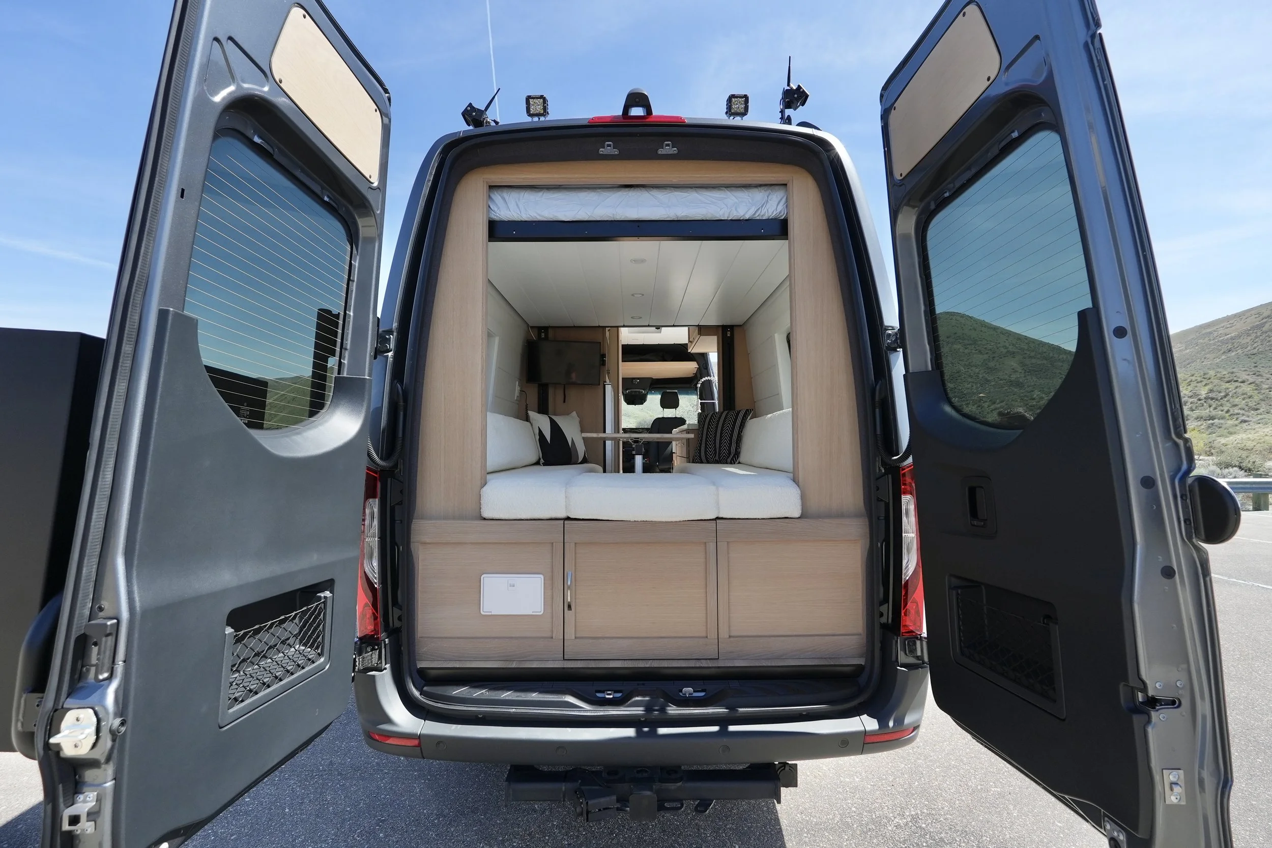 Custom Crafted Vans 170 Happijac11.jpg