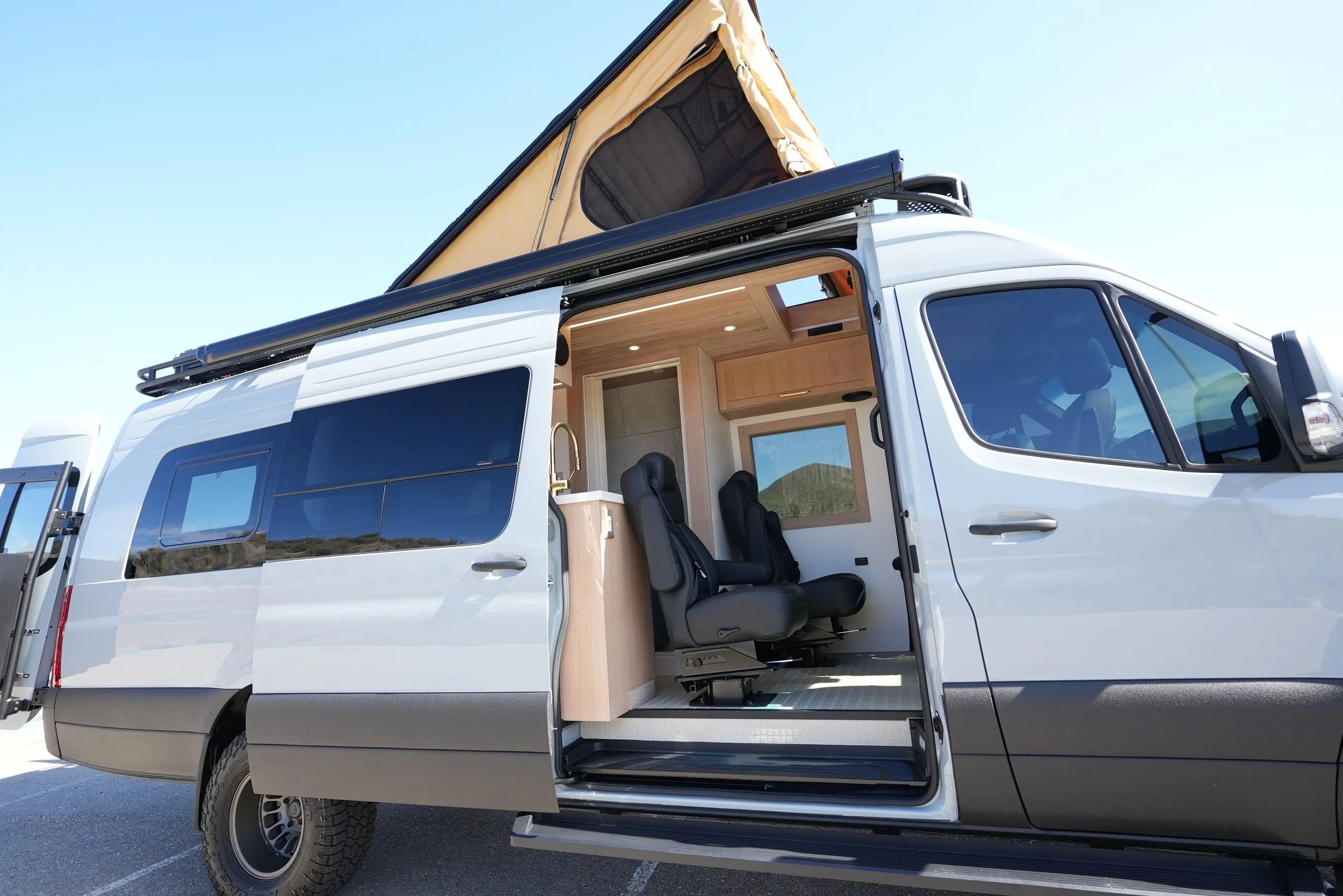 Custom Crafted Vans Family Van 55-35.JPG