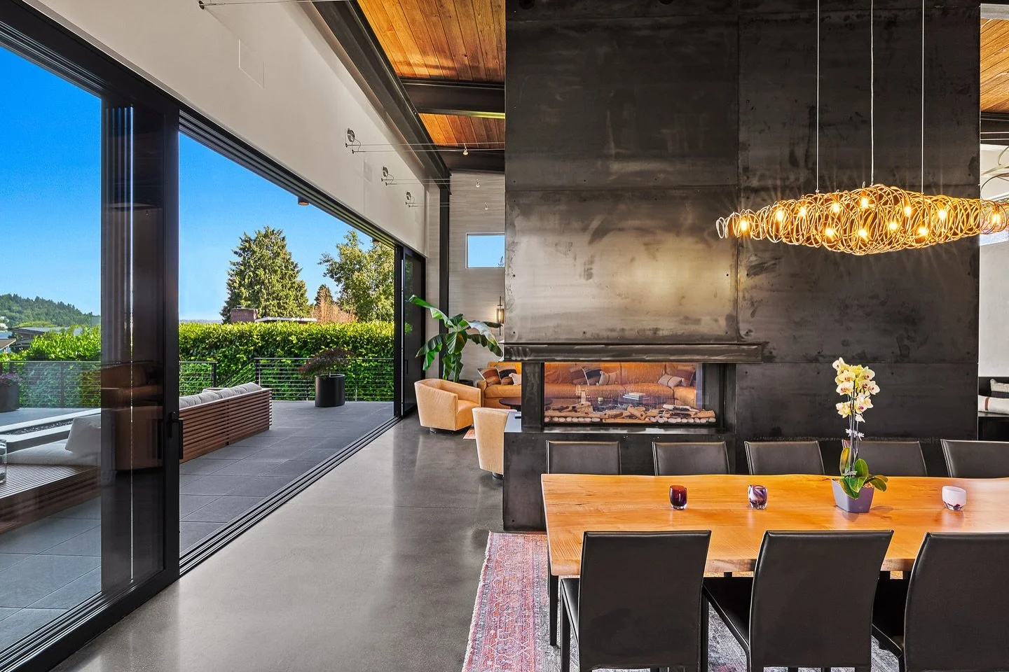 As the temperatures drop, the fireplace takes center stage 🔥

A source of warmth, comfort, and design to your home, fireplaces can transform a space 

Whether you&rsquo;re building new or remodeling, it&rsquo;s all about finding the balance between 