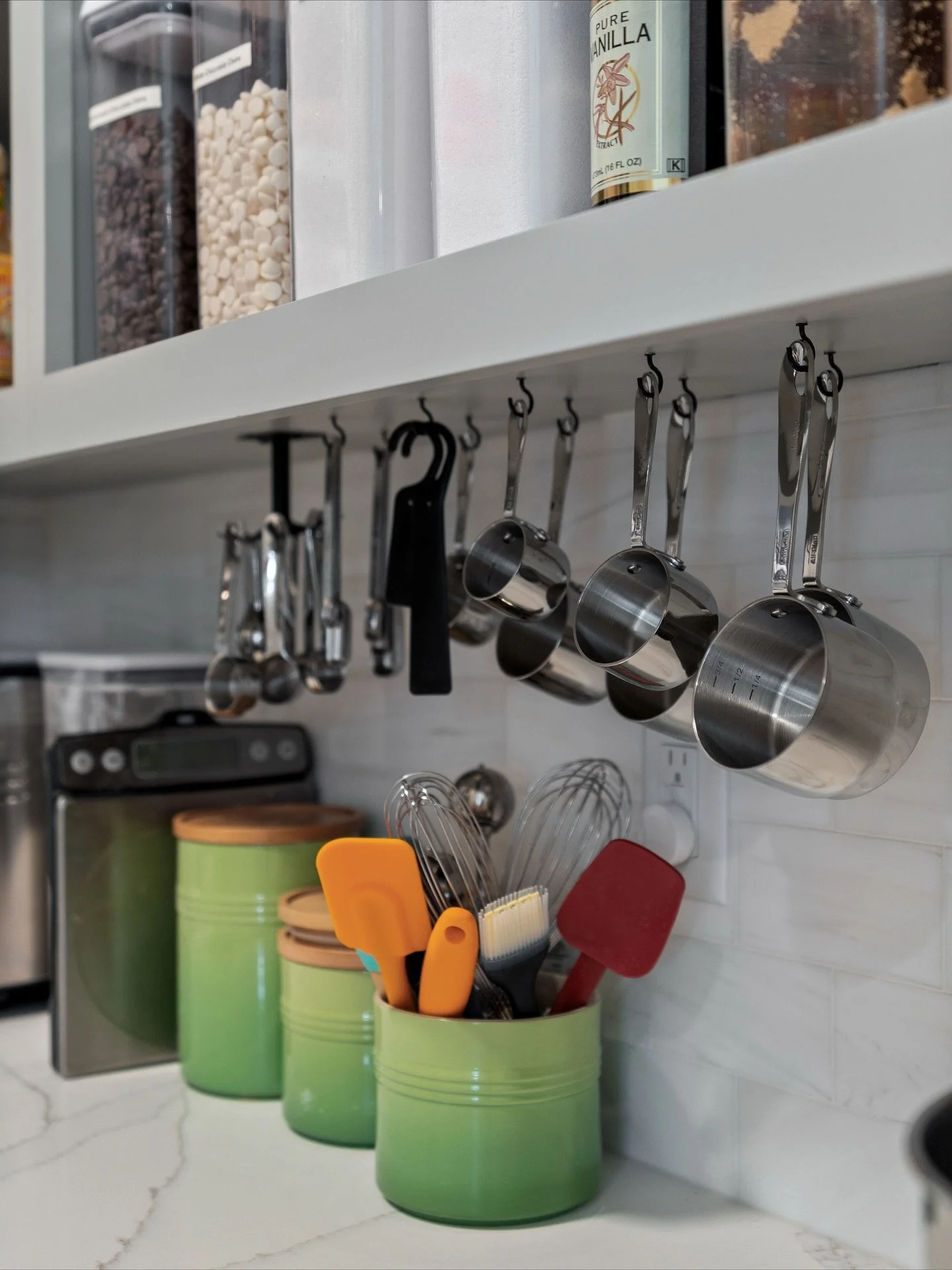 A pantry made for everyday joy 🍪
Custom designed around our client’s love for baking, this organized pantry is a baker’s dream 
#h2darchitects 
#custompantry 
#seattlearchitect 
#pnwarchitecture 
architect @h2darchitects 
builder the