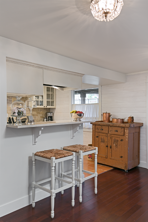 look to kitchen.png