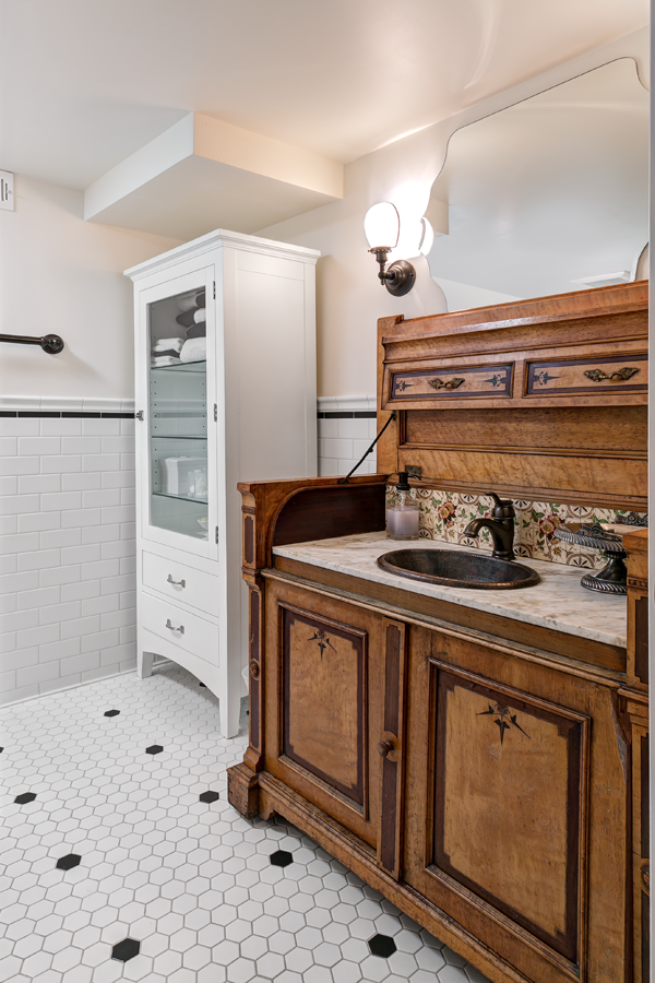 bathroom vanity.png