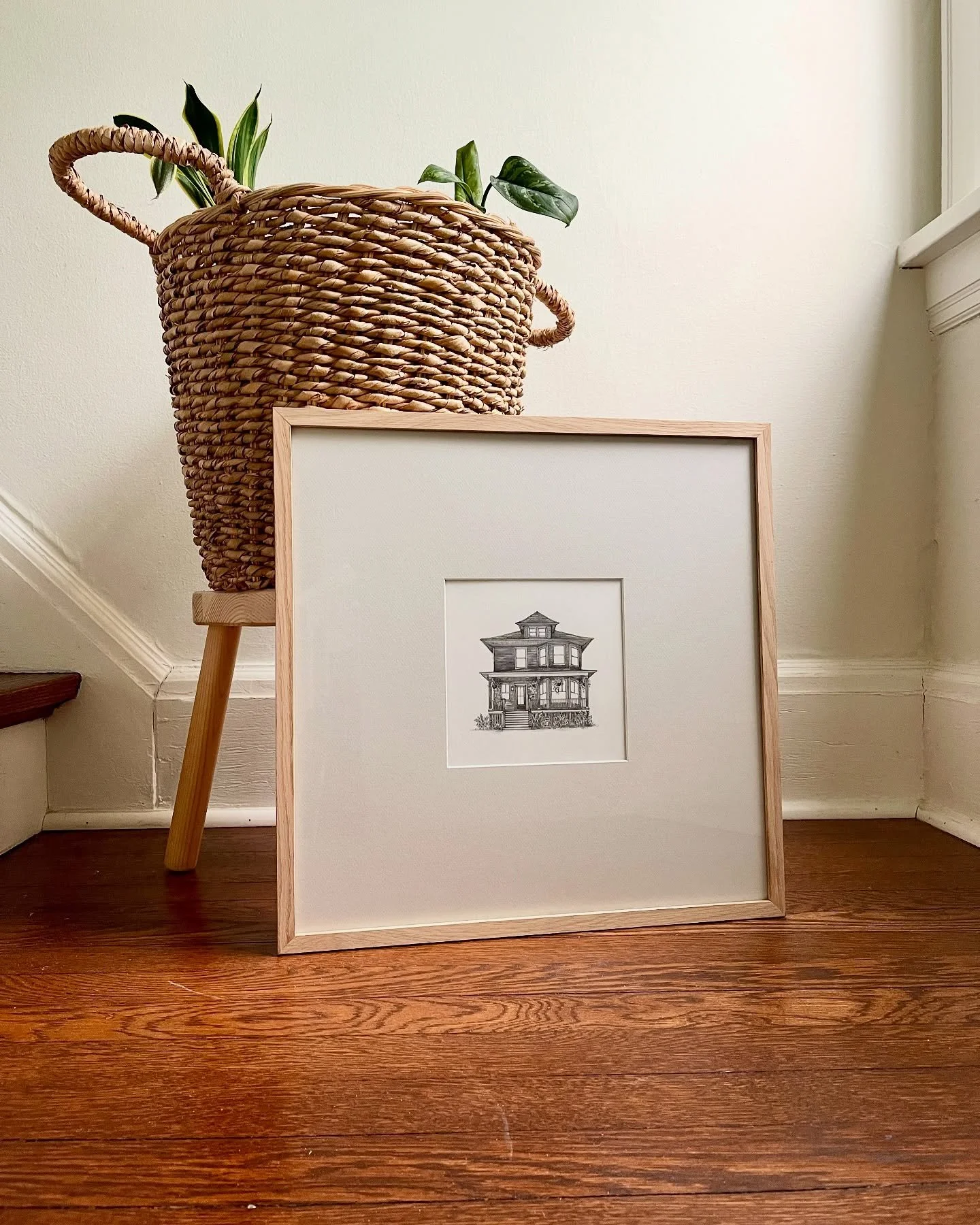 I love this house and am thrilled with how it turned out! The homeowners recently renovated their home and did the work themselves (wow!!) After three years of hard work and lots of love, they wanted to commission this illustration to celebrate their