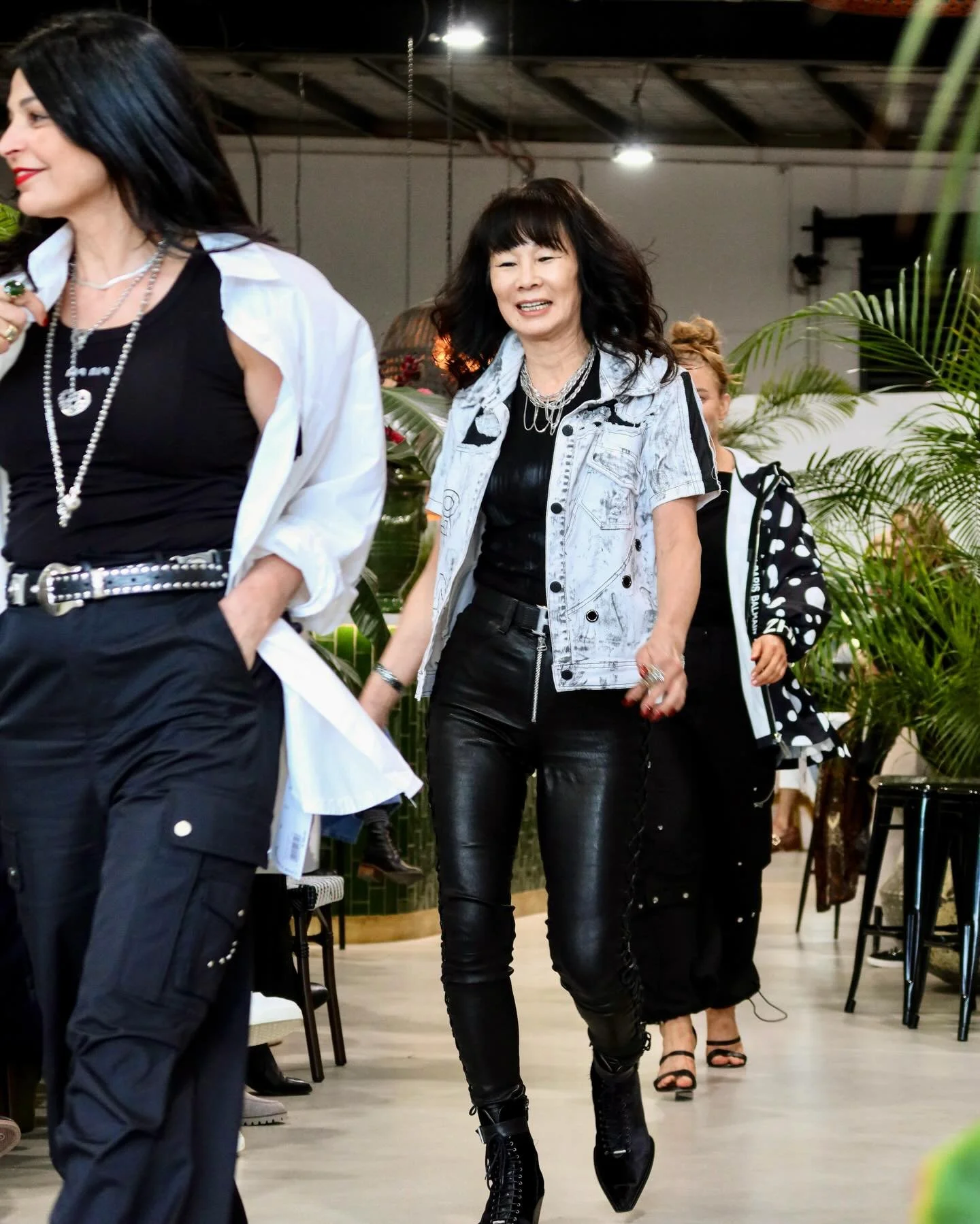 Outfits loud, confidence louder💃Thank you @caterpillar_boutique for curating this amazing runway 📸💋 it was so much fun 🌹

#melbournefashion #melbstyle #melbfashionboutique #melbournedesigners #melbfashionreel #australianfashion #australianstyle #