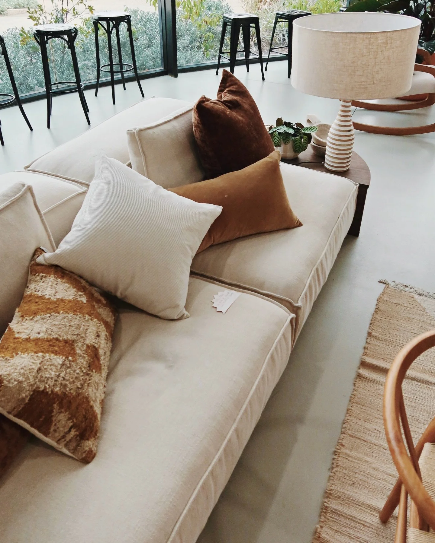 Warm caramels &amp; gold toned interiors 🍯🐝👑 cozy &amp; elevated 🙌💫
Couch : @amumaliving 
Prints : @voguemagazine Couture Ill - Canvas 855 x 1100 mm 

#warminterior #honeygoldinteriors #fashionvogue #vogueinteriors #vogueprint