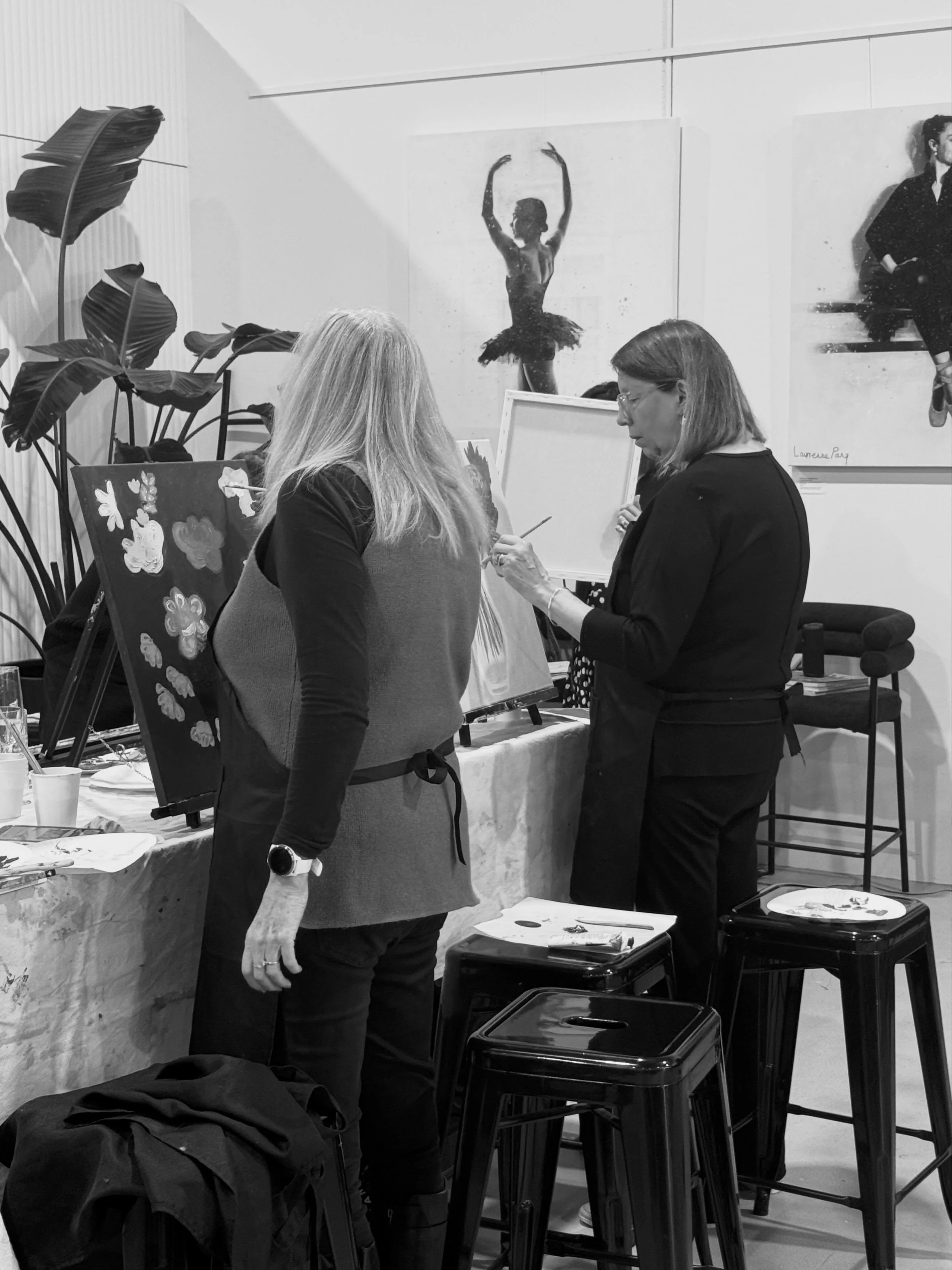 BRUSH + BUBBLES 🎨🖌️+🥂 The third Sunday of every month in VI .. next BB 21st June, 12 till 3 .. book in the link above ⬆️ #brushandbubbles
