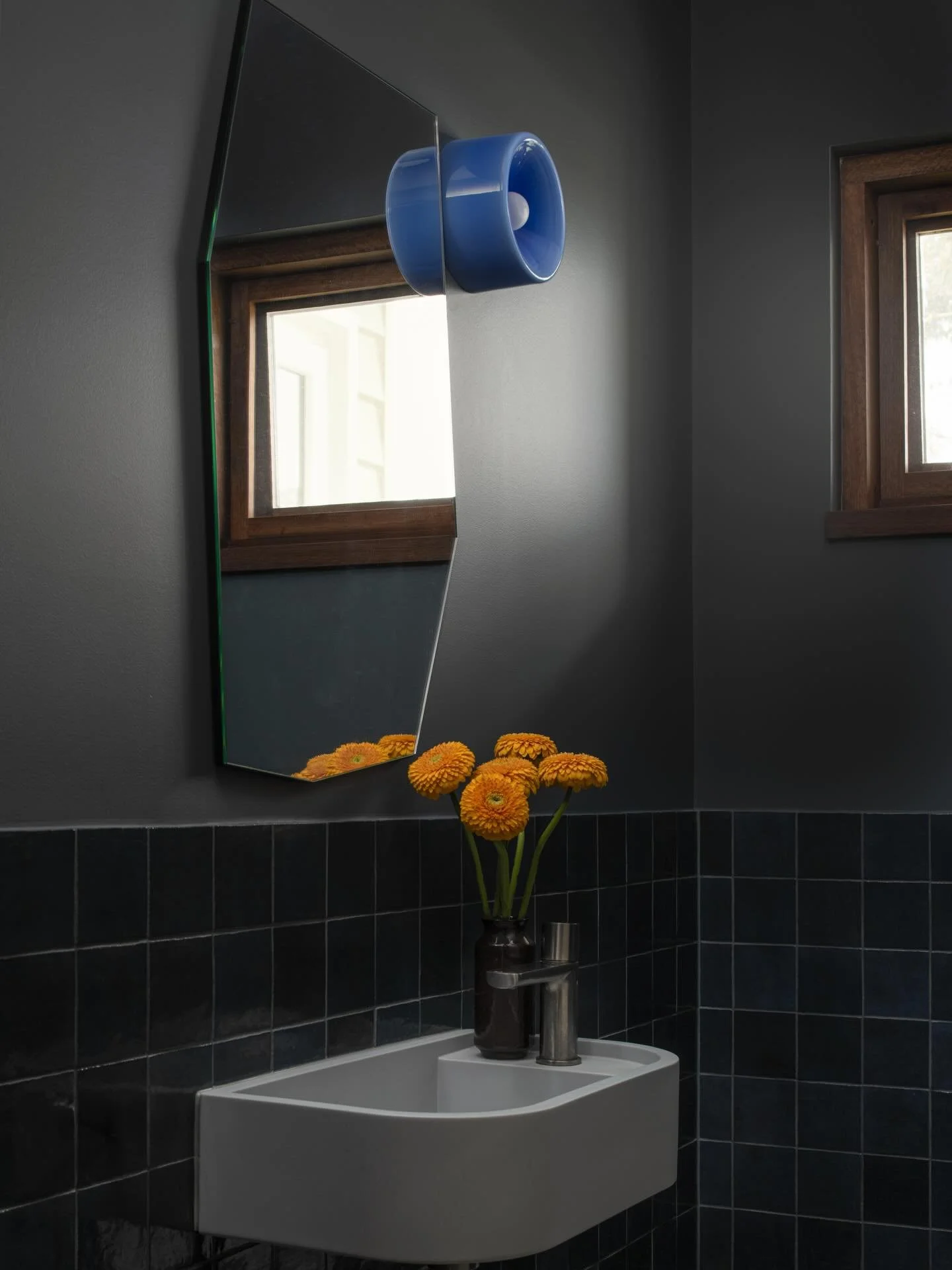 Not your average bathroom break. 

LAGOM HOUSE | Powder Room 

#lagomhouse #avacantspacehome