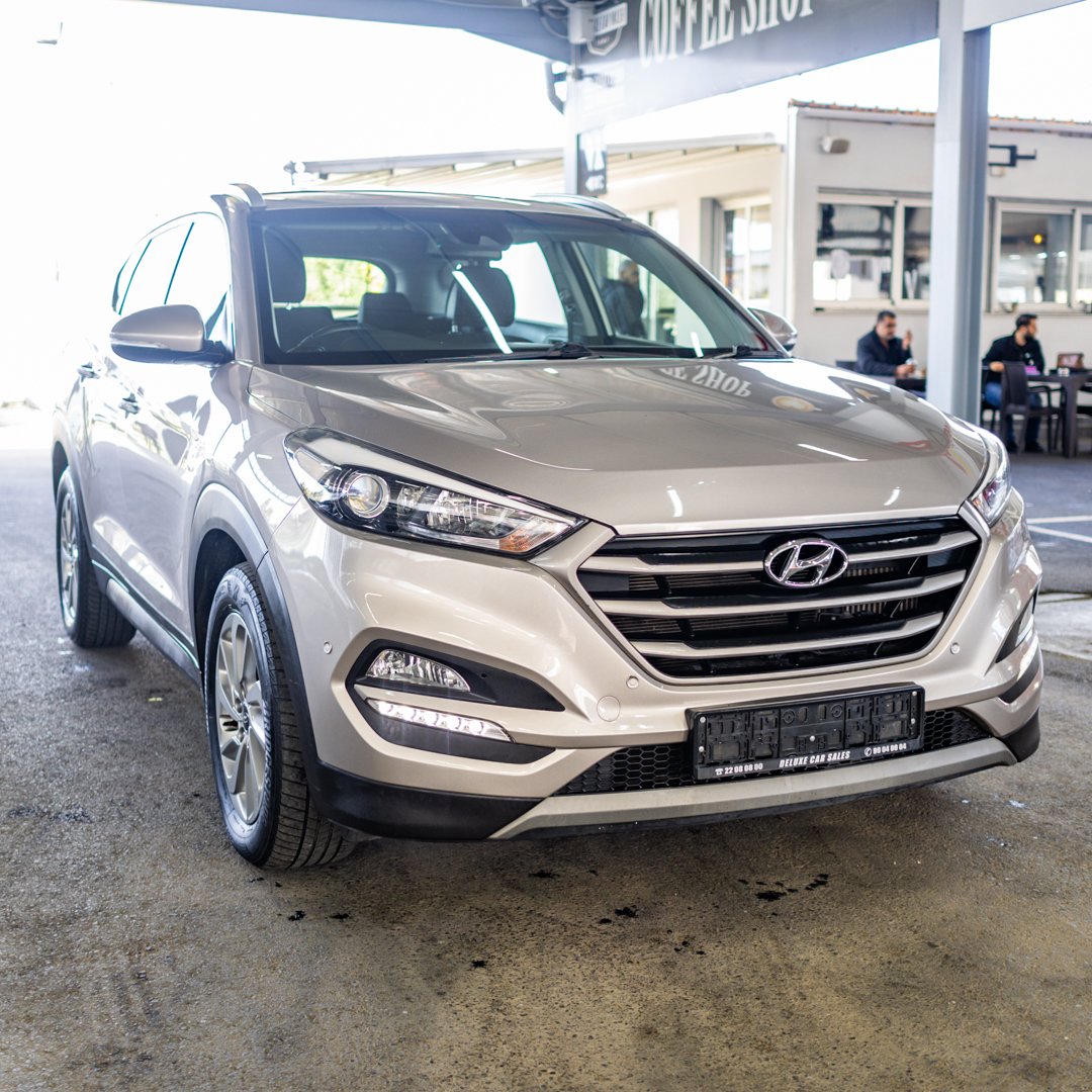 Deluxe - 12dec - Hyundai Tucson - 1080-05.jpg