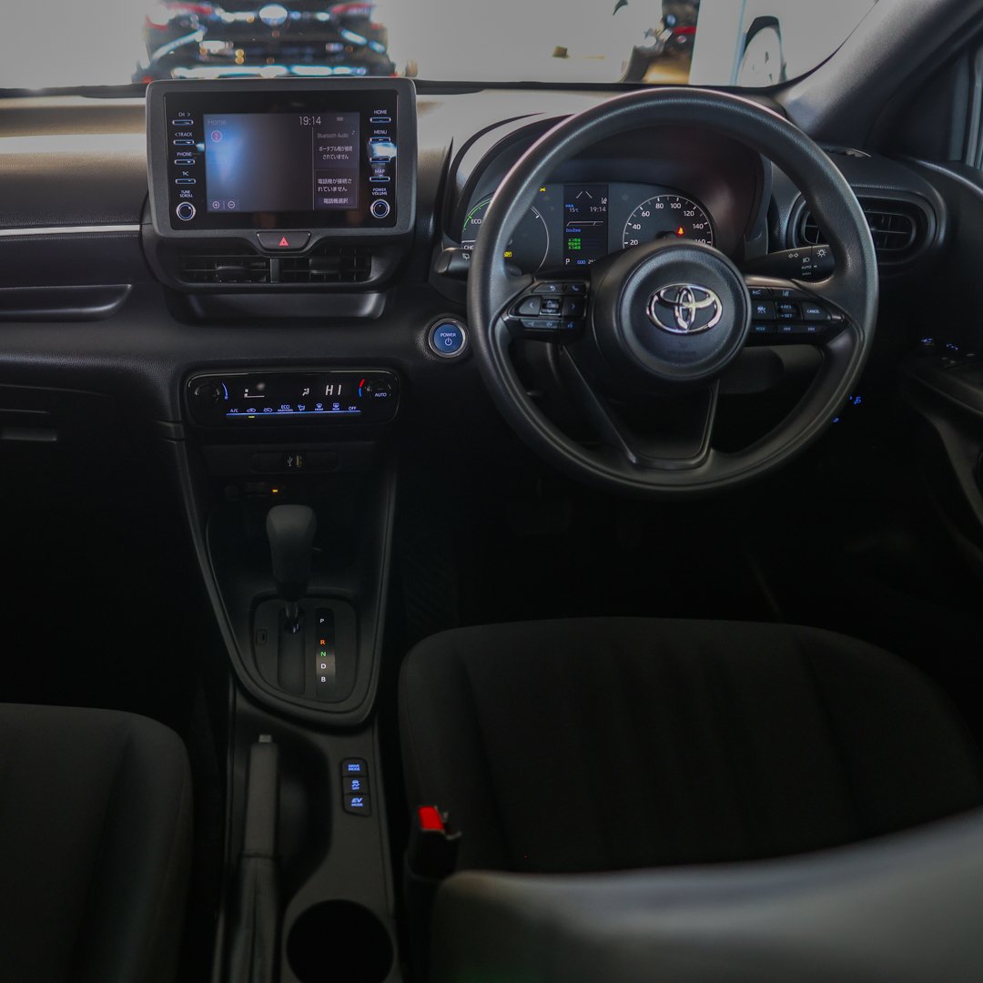deluxe-yaris3-1080-09.jpg