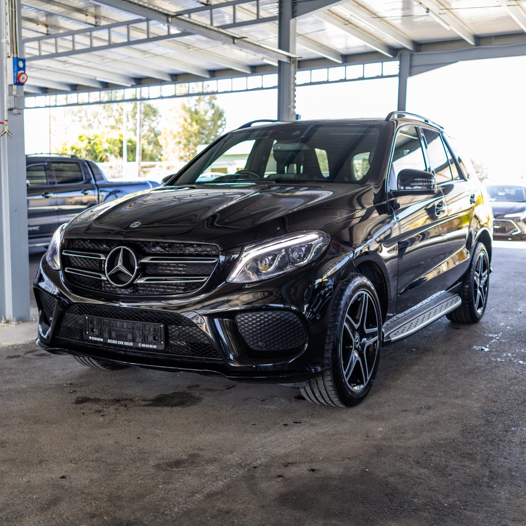 Deluxe - Mercedes - 1080-05.jpg
