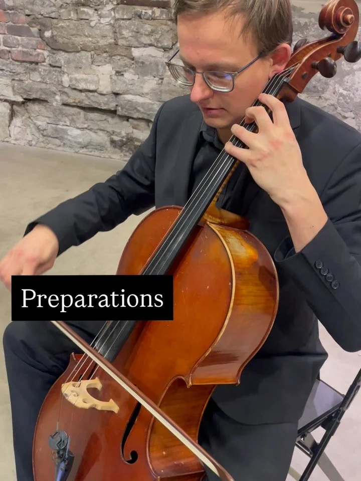 Backstage, on stage ja after stage &mdash; jagame teiega hetki Candlelight kontserdilt, mille j&auml;&auml;dvustas meie t&auml;nulik publik! 

#quartet #music #strings #stringquartet #candellight