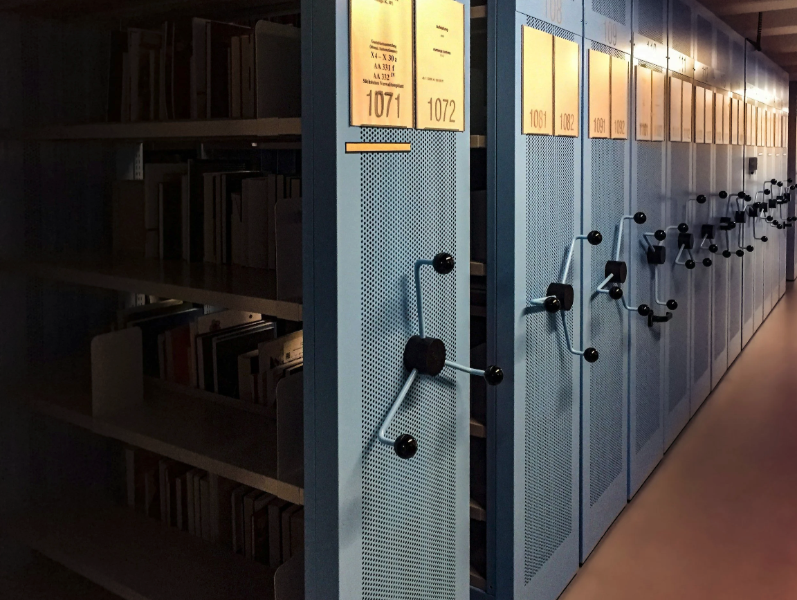 Brosjyrearkiv gir innsikt i utvikling av landbrukets maskiner og redskaper