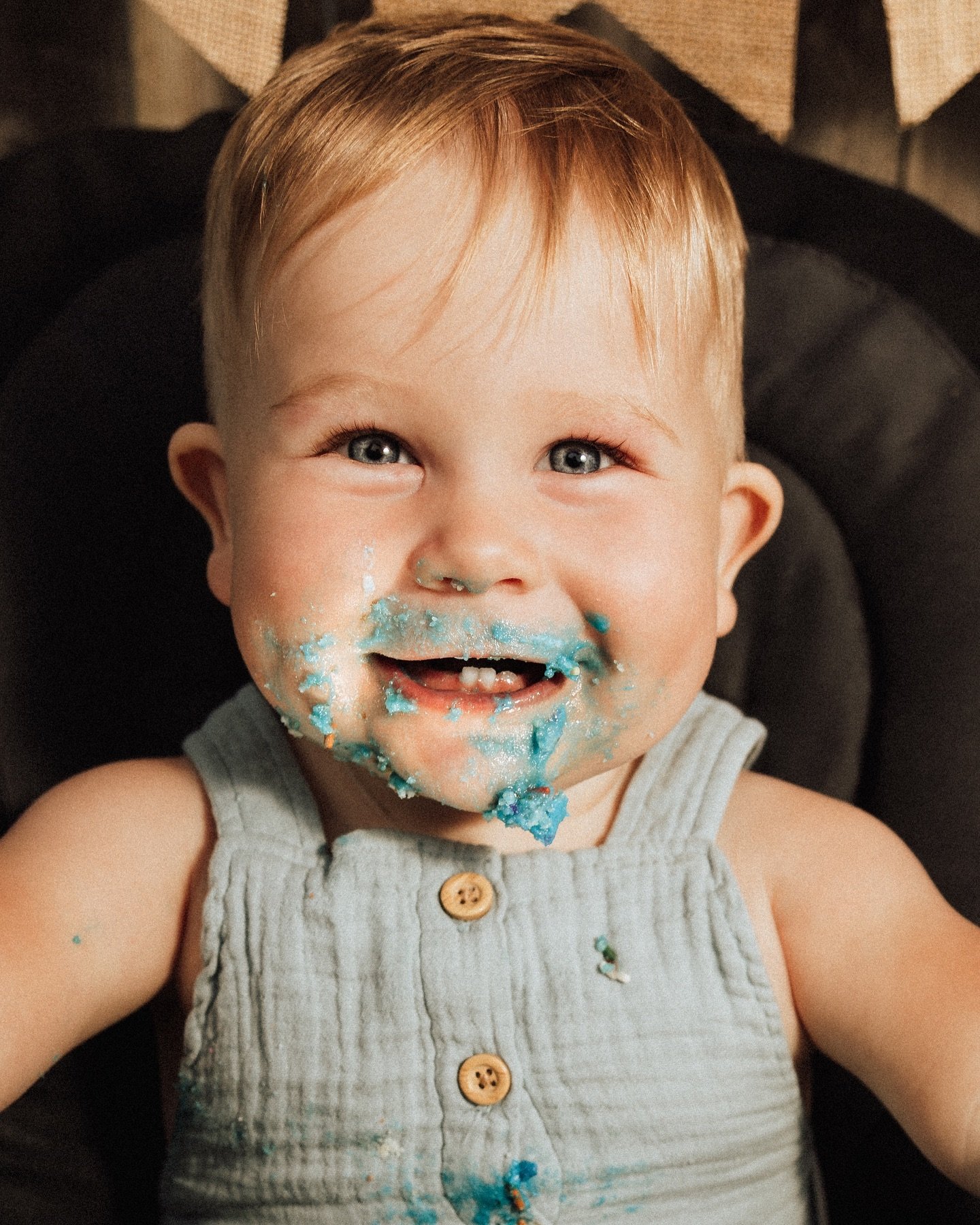 Some photos from Deegy dude&rsquo;s first birthday! 🚘
&bull;
&bull;
&bull;
#photography #longislandphotographer #newyorkphotographer #firstbirthday #cakesmash #familyphotography #familyphotographer