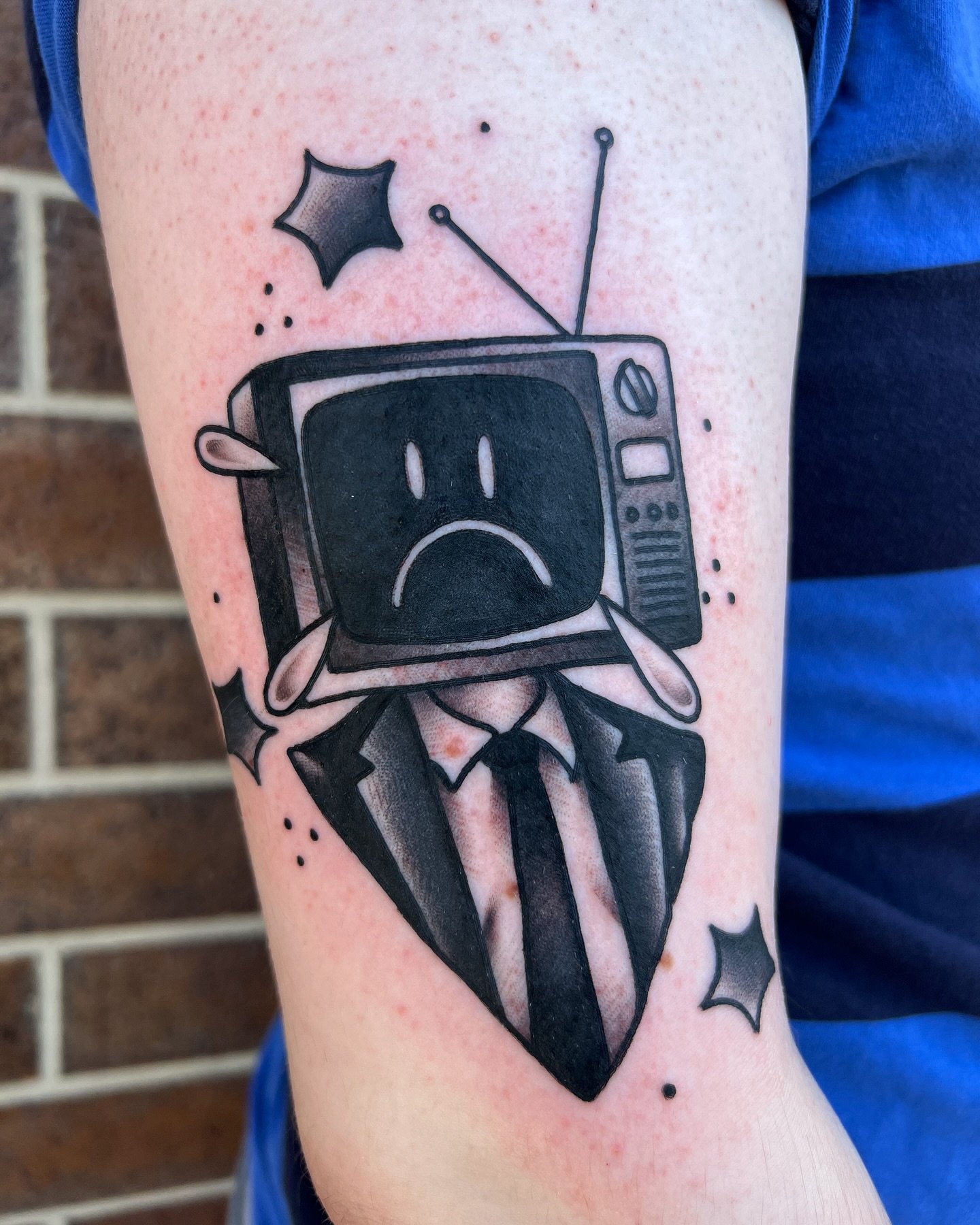 Sad tv 📺
Dm or email to book :)
