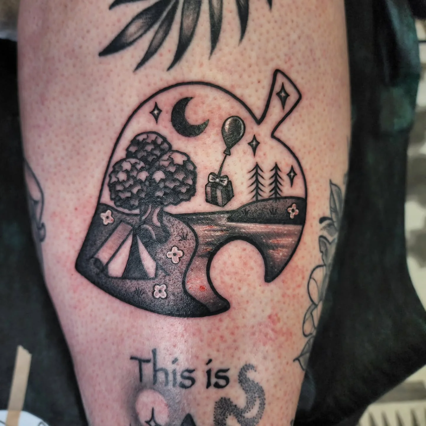 A couple of tattoos I've done recently! I'm always behind on posting 😅 
The first one is an animal crossing tattoo
Second is a reference to Mother Gaia 
On the 3rd tattoo, we added hummingbirds under the knee, and the berries above the knee are heal