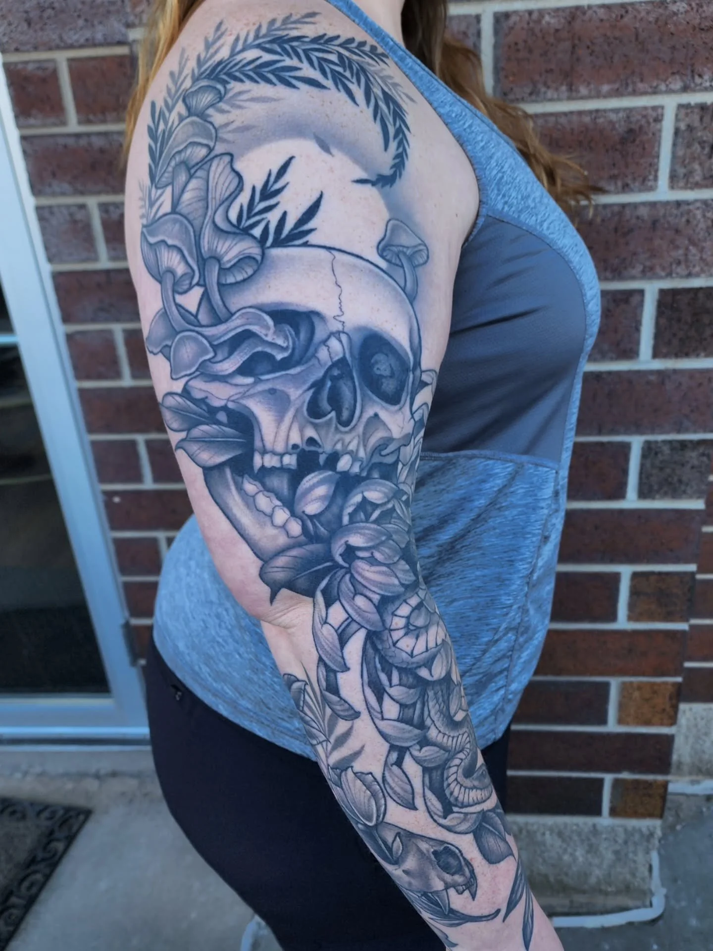 Snagged some healed pictures of a sleeve I did over a year ago. 💗
Also the last picture is from my walk today. It was so lovely out