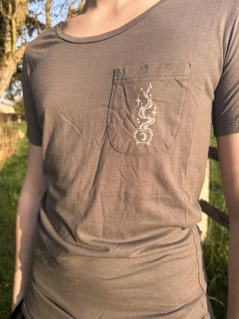 Witchy cauldron - S brown T-shirt