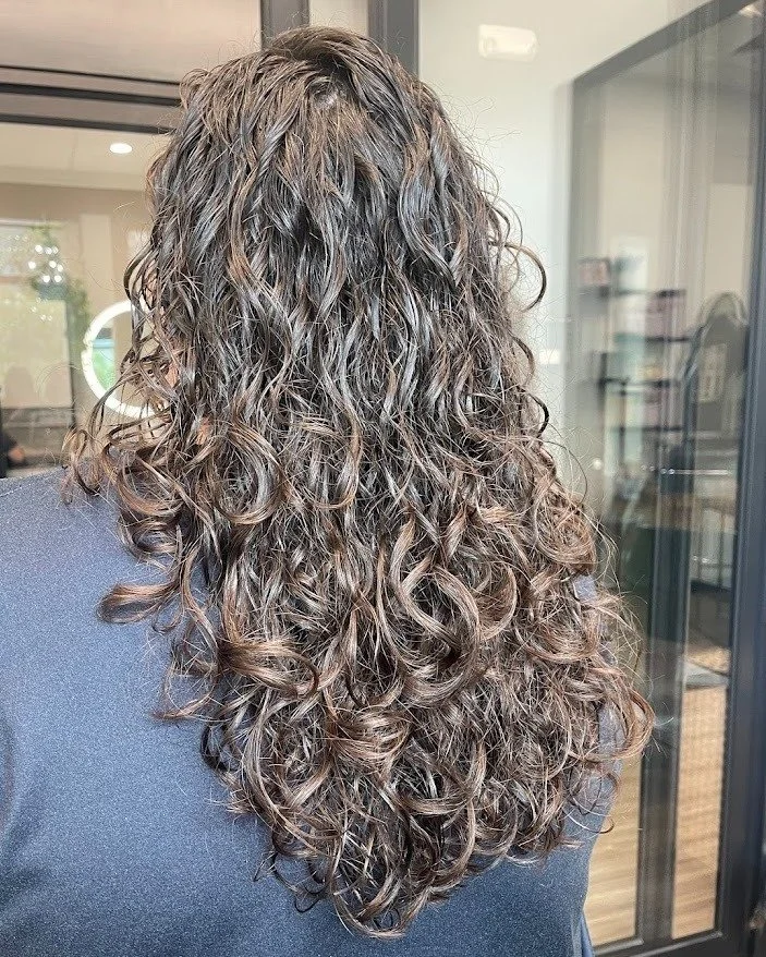 Curls that bounce, move, and shine ✨ 

Madison Mclane shaped this gorgeous curly cut to enhance natural texture while keeping the hair healthy and full of life. Perfectly defined yet effortlessly soft &mdash; this is curly hair at its best! 💕

#clem