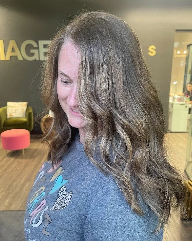 ✨ Soft, dimensional, and full of movement! ✨

Master Stylist Krista created this gorgeous blend of highlights and flowing waves&mdash;adding shine, depth, and effortless body to her client&rsquo;s look.

If you love natural brightness with a seamless