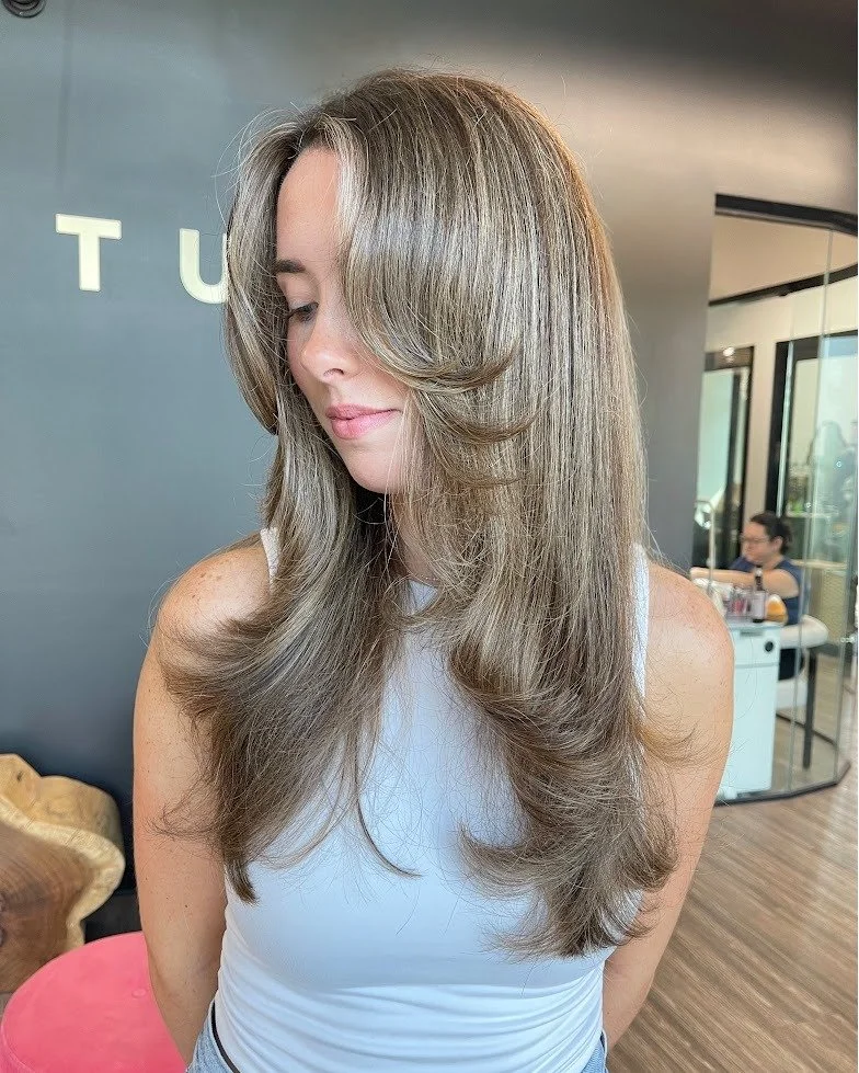 ✨ Soft layers + effortless movement ✨ 

Madison worked her magic with this flowing, face-framing cut&mdash;full of bounce, shine, and that perfectly blended shape that grows out beautifully.

#ClementineAndHoney #HairByMadison #LayeredCut #FaceFramin