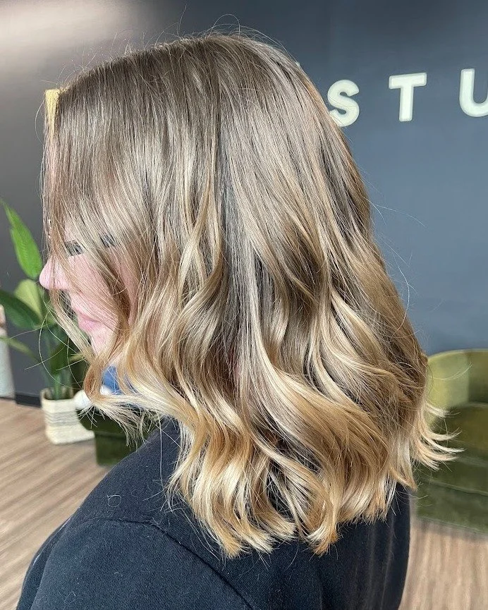 ✨ Soft, seamless, and perfectly sun-kissed ✨

This gorgeous blend of blonde tones and lived-in waves was created by Jacob &mdash; the ideal balance of brightness and effortless movement.

Ready for hair that feels fresh and modern? Book your next app