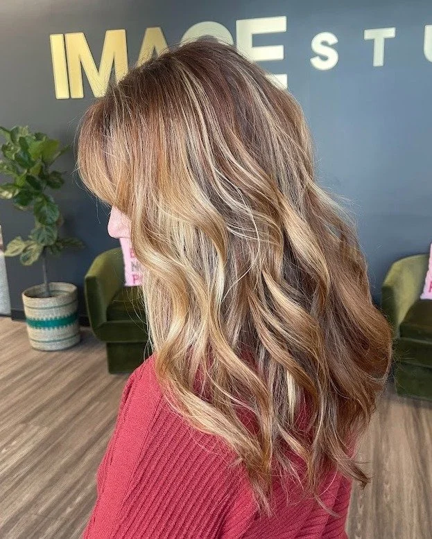 This strawberry blonde moment 🍓✨ 

Krista mixed in soft and bright pieces to add just the right amount of dimension while keeping everything natural and gorgeous. Warm, glowy, and so pretty in the light.

Color and highlights by Krista 🤍

#Clementi