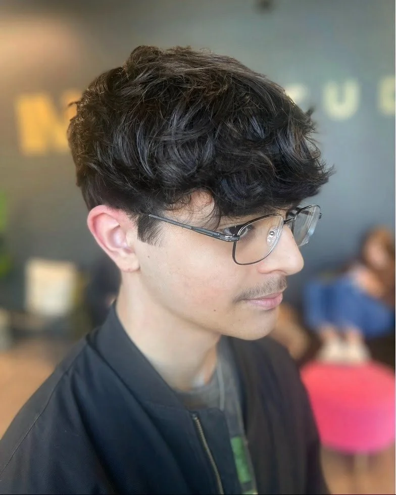 Men&rsquo;s cuts by Jacob never miss ✂️

Clean sides, natural texture on top, and just the right amount of movement. Effortless, modern, and tailored to you every time 🔥

A great haircut makes all the difference. Book yours today!

#ClementineAndHon