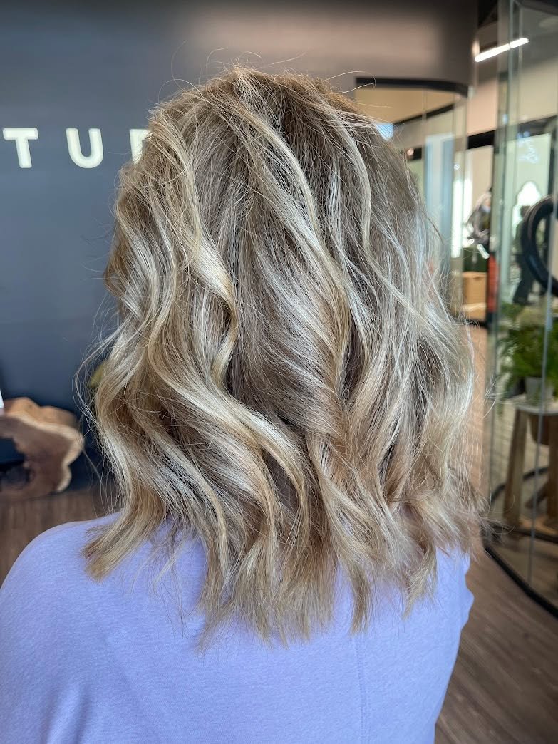 We&rsquo;re loving this blonde moment ✨

Krista brought in beautiful brightness with soft dimension and paired it with a cut that gives effortless movement. Light, airy, and so pretty.

Total hair goals 🍊✨

#ClementineAndHoney #KristaDidThat #Blonde