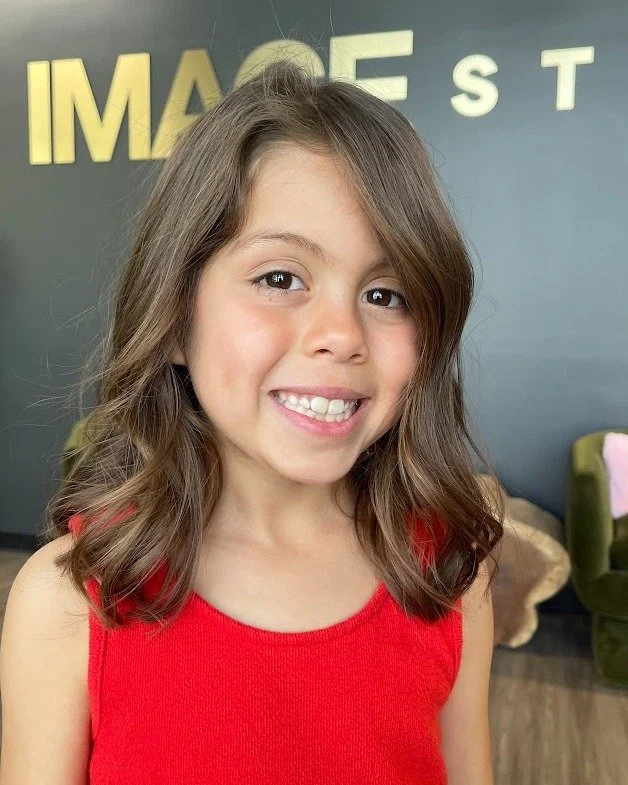 The sweetest transformation 💛✂️

This little beauty got a fresh cut by Jacob and did something even more special&hellip; she donated her hair to Wigs 4 Kids 🥹

Such a big heart and such a gorgeous new look ✨ We&rsquo;re so honored to be part of mom