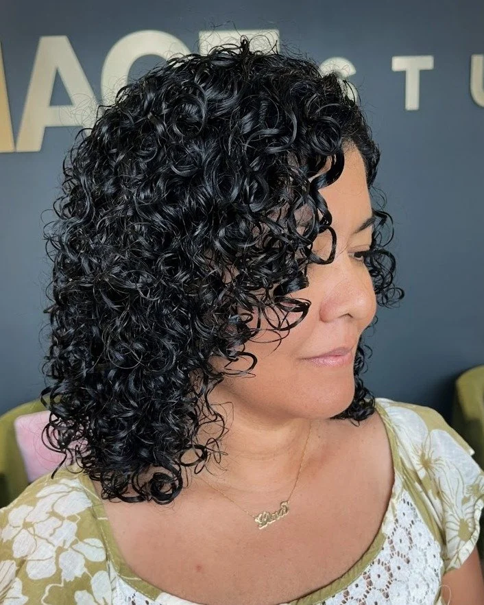 These curls are thriving 🌀✨

Krista brought out all the bounce, shine, and definition with the perfect shape designed to let every curl spring to life. Healthy, hydrated, and full of movement &mdash; this is what curls look like when they&rsquo;re c